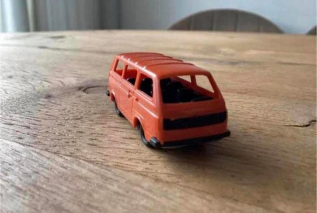 VW Bus T3 schaalmodel – Made in West Germany – 1:87, Hobby en Vrije tijd, Modelauto's | 1:87, Ophalen of Verzenden, Zo goed als nieuw