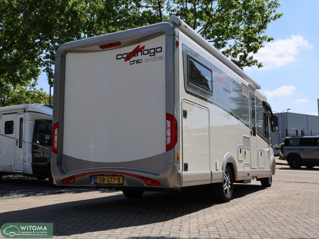Carthago Chic C-Line 49 I 4.9 BOVENKASTEN AUTOMAAT, Caravans en Kamperen, Campers, Koelkast, Fiat, Tot en met 2, Bedrijf