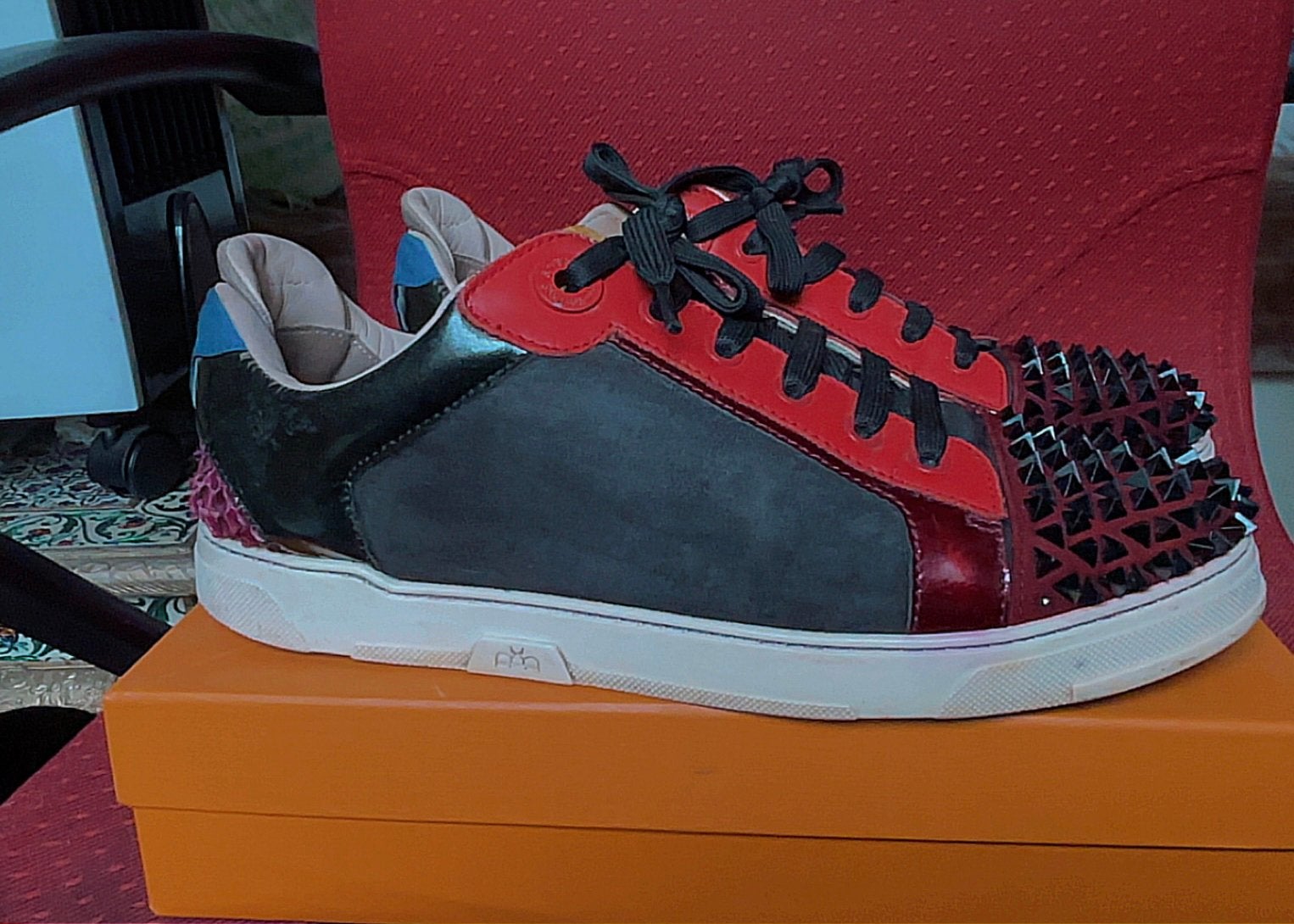 Royaums spike 42, Ophalen of Verzenden, Zo goed als nieuw