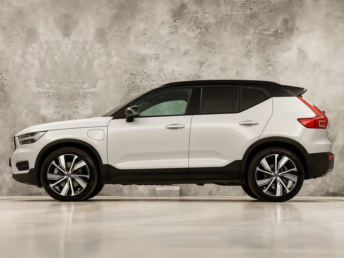 Volvo XC40 1.5 T5 Recharge R-Design 252Pk Automaat (APPLE CA, Auto's, 12 maanden, Leder en Stof, Wit, Plug-in hybride