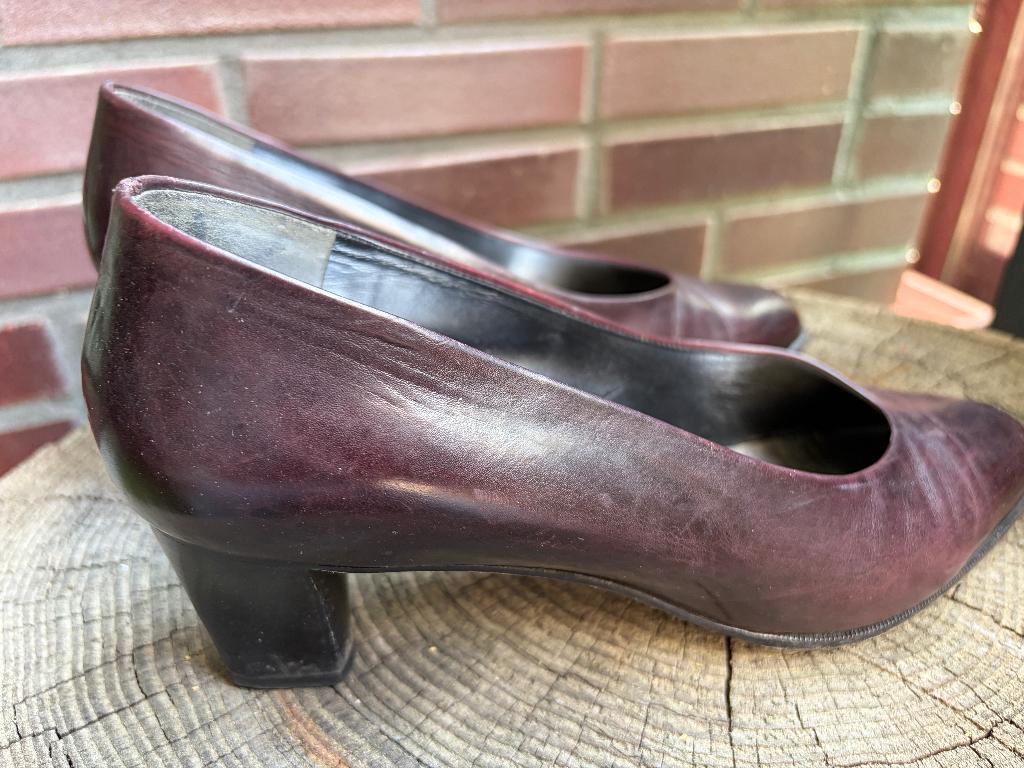 Te koop aangeboden Lorenzo Banfi dames schoen  mt 40, Pumps, Overige kleuren, Ophalen of Verzenden, Zo goed als nieuw