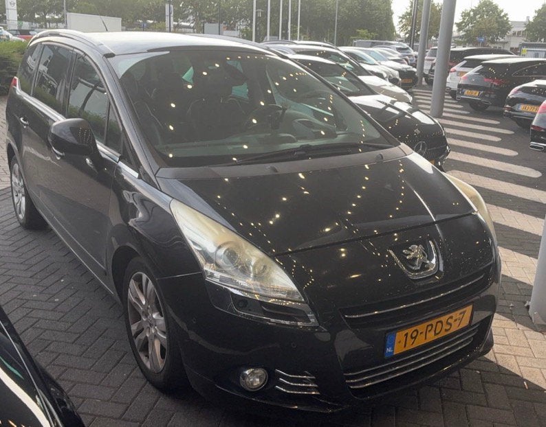 Peugeot 5008 2.0 GT Hdif AUTOMAAT 7 PERS LEDER EXPORT PRIJS, Auto's, Peugeot, 15 km/l, Zwart, 4 cilinders, 7 stoelen