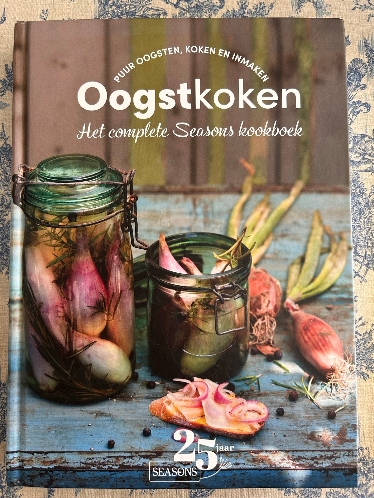 Oogstkoken: Het complete Seasons kookboek - Puur oogsten, Boeken, Kookboeken, Voorgerechten en Soepen, Ophalen of Verzenden, Zo goed als nieuw