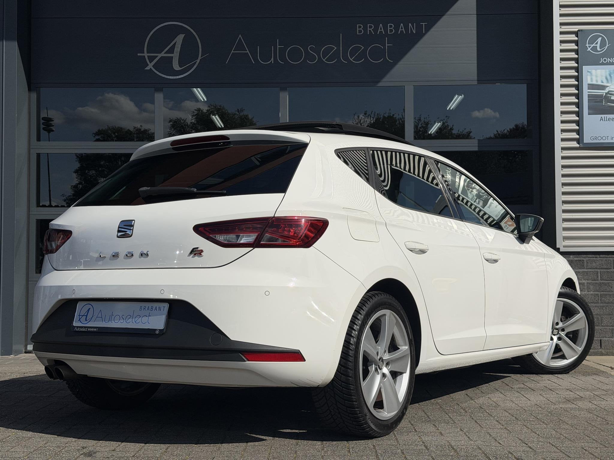 SEAT Leon 1.4 TSI FR Pano | LED | Navi, Auto's, Seat, Voorwielaandrijving, Gebruikt, 4 cilinders, 1133 kg