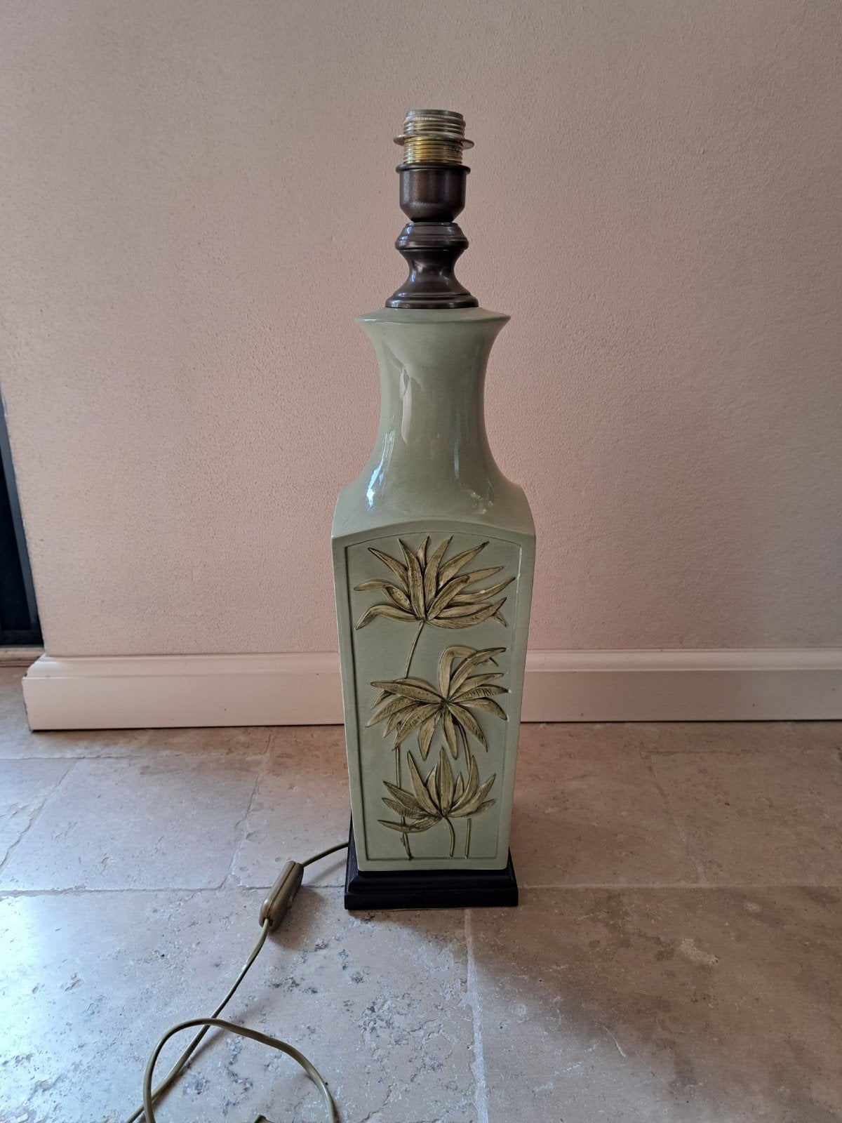 Vintage celadon keramieke tafellamp, blad reliëf, Ophalen, Gebruikt, E27 (groot), Schemerlamp