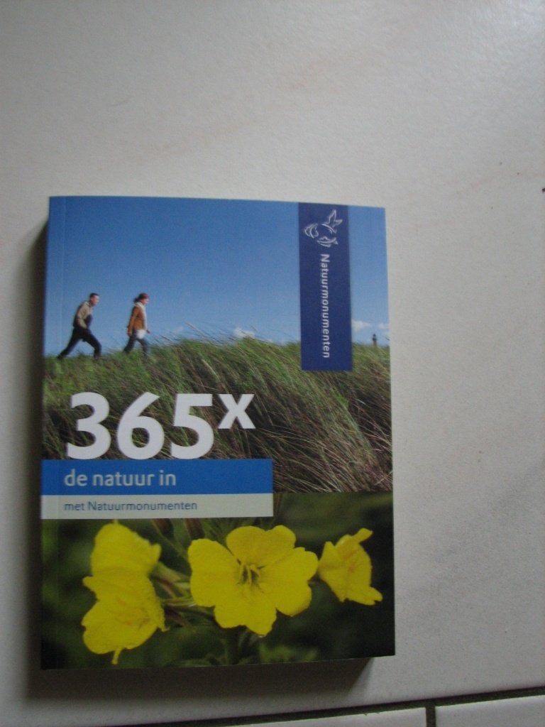 365x De Natuur in -NATUURMONUMENTEN, Boeken, Ophalen of Verzenden, Zo goed als nieuw, Natuur algemeen