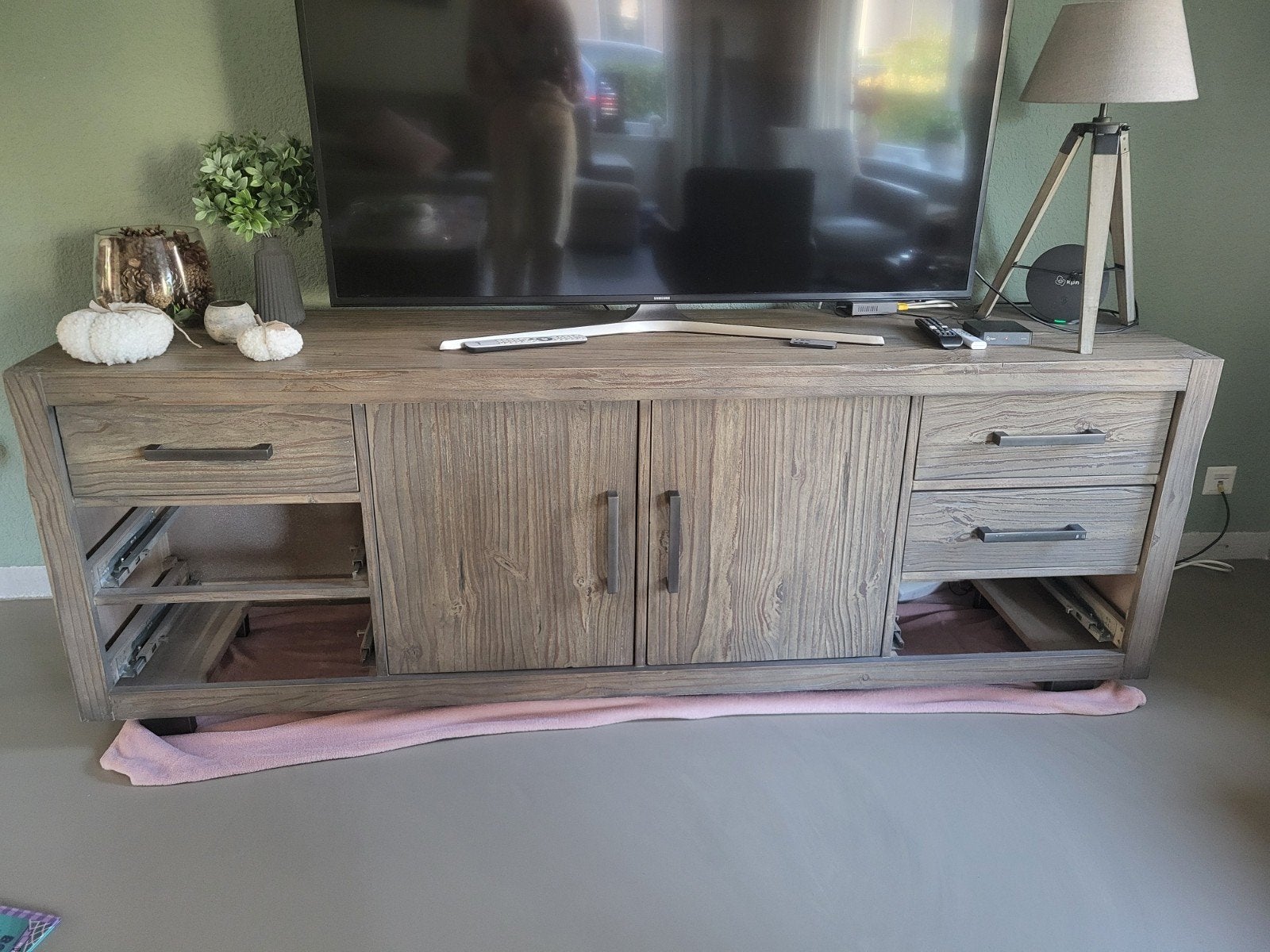 dressoir /tv meubel alesio van de pronto wonen, Ophalen, Met lade(s), Zo goed als nieuw, 200 cm of meer