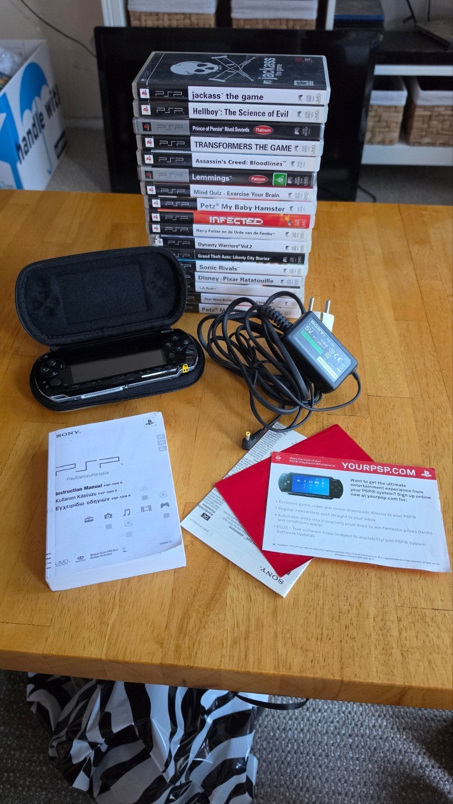 PSP met 17 games en accessoires - batt. defect, Ophalen of Verzenden, PSP