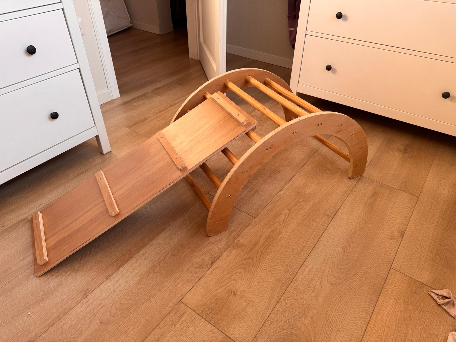 Houten Baby Klimtoestel met Klimplank, Ophalen, Zo goed als nieuw