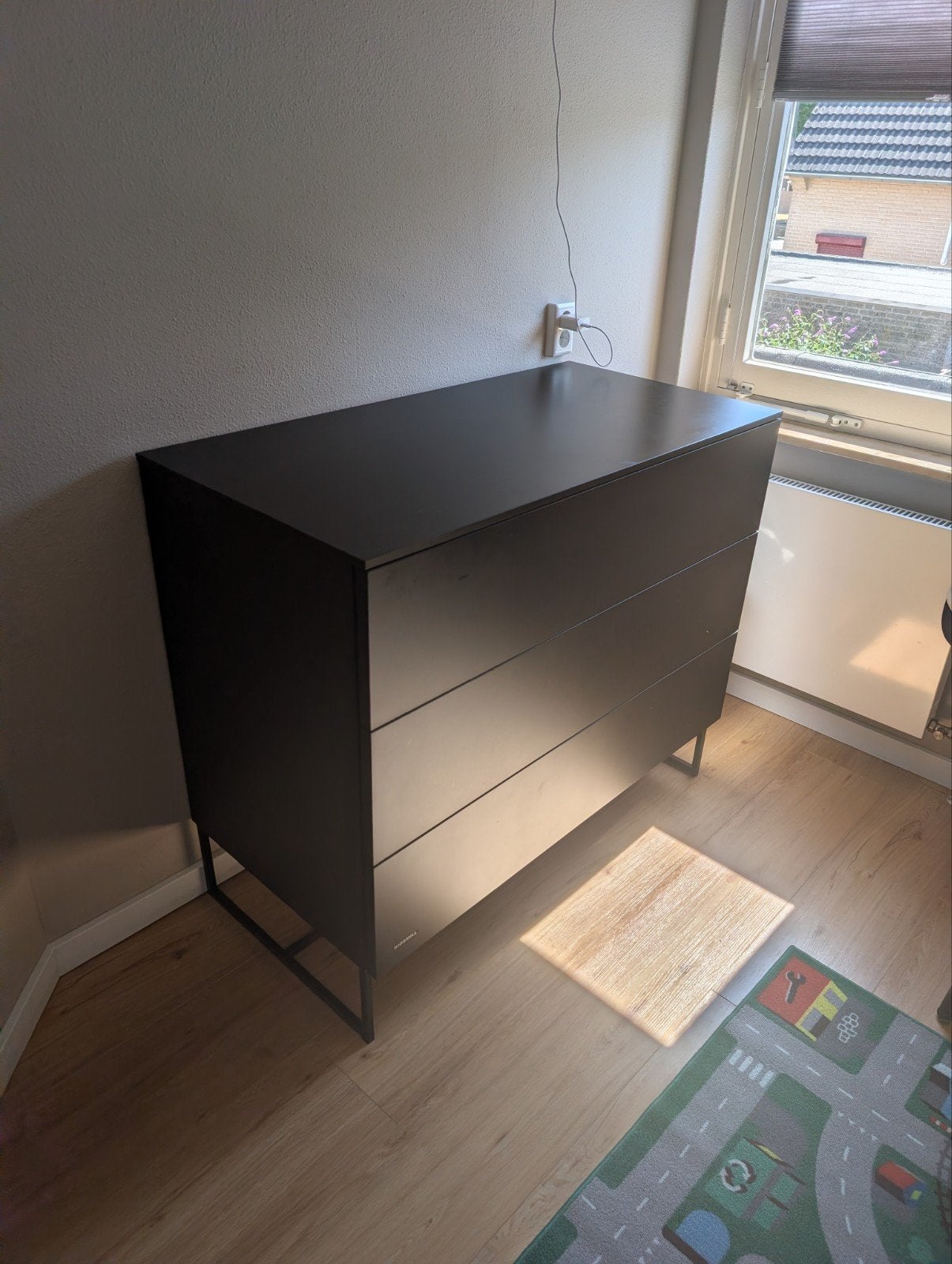 Kidsmill Intense 2 Commode 3L – Zwart – Zo goed als nieuw, Kinderen en Baby's, Kinderkamer | Commodes en Kasten, Ophalen, 50 tot 70 cm