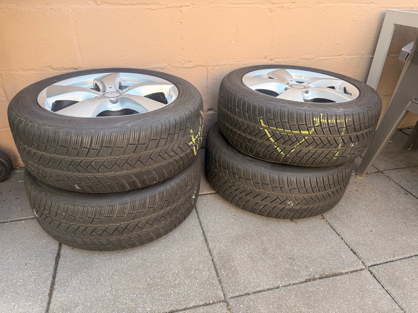 Mercedes-Benz Winterbanden met Velgen - 205/55 R16, Auto-onderdelen, Banden en Velgen, Ophalen, Gebruikt, 16 inch, Banden en Velgen