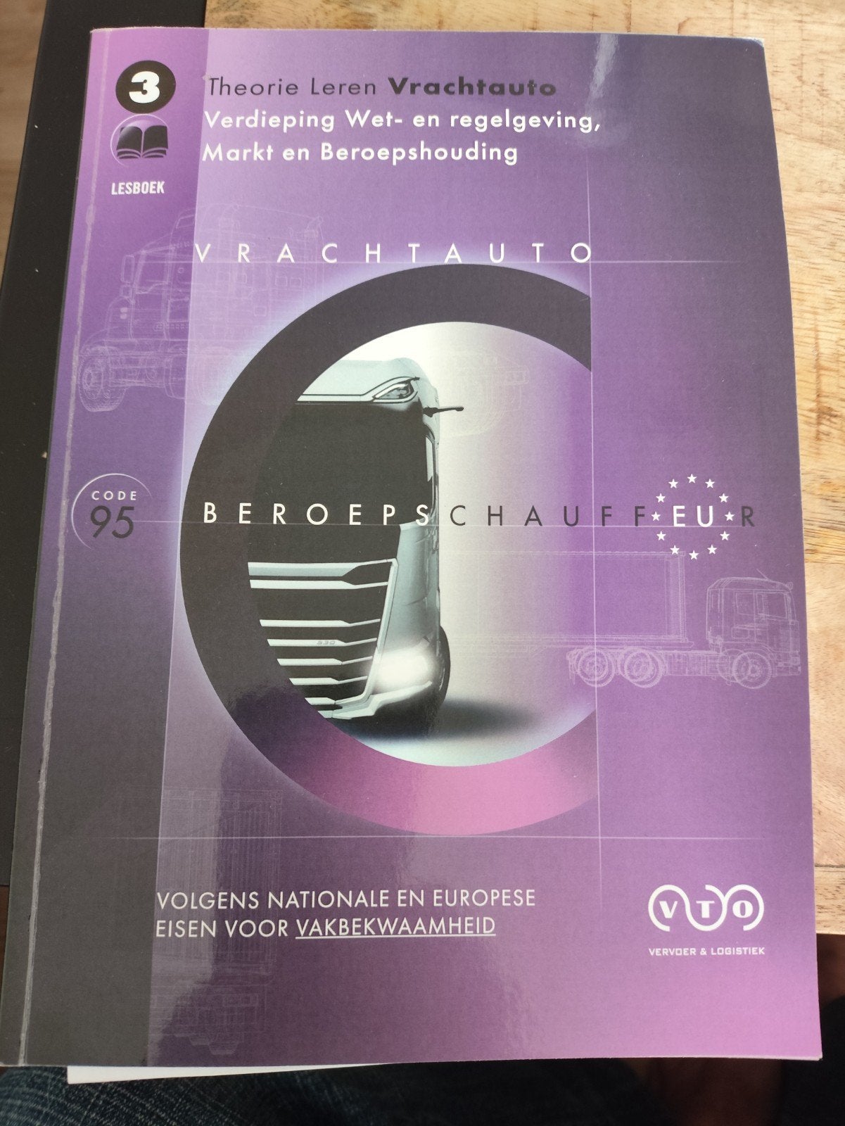 Vrachtauto beroepschauffeur theorieboeken (deel 1, 2, 3), Ophalen of Verzenden, MBO, Beta, VTO Verkeersopleidingen