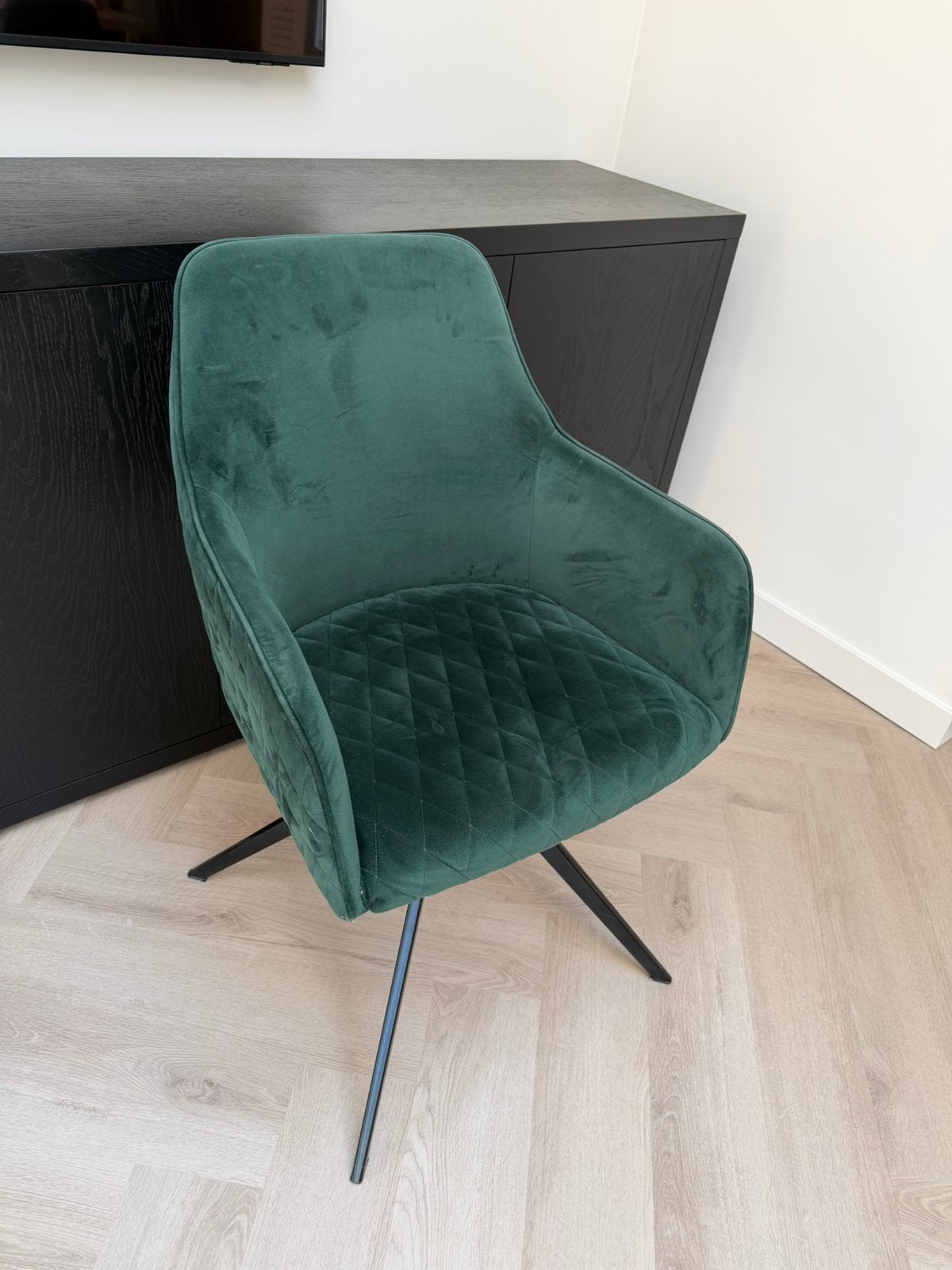 Eetkamer stoelen Dan Form, Overige kleuren, Ophalen of Verzenden, Zo goed als nieuw, Vier