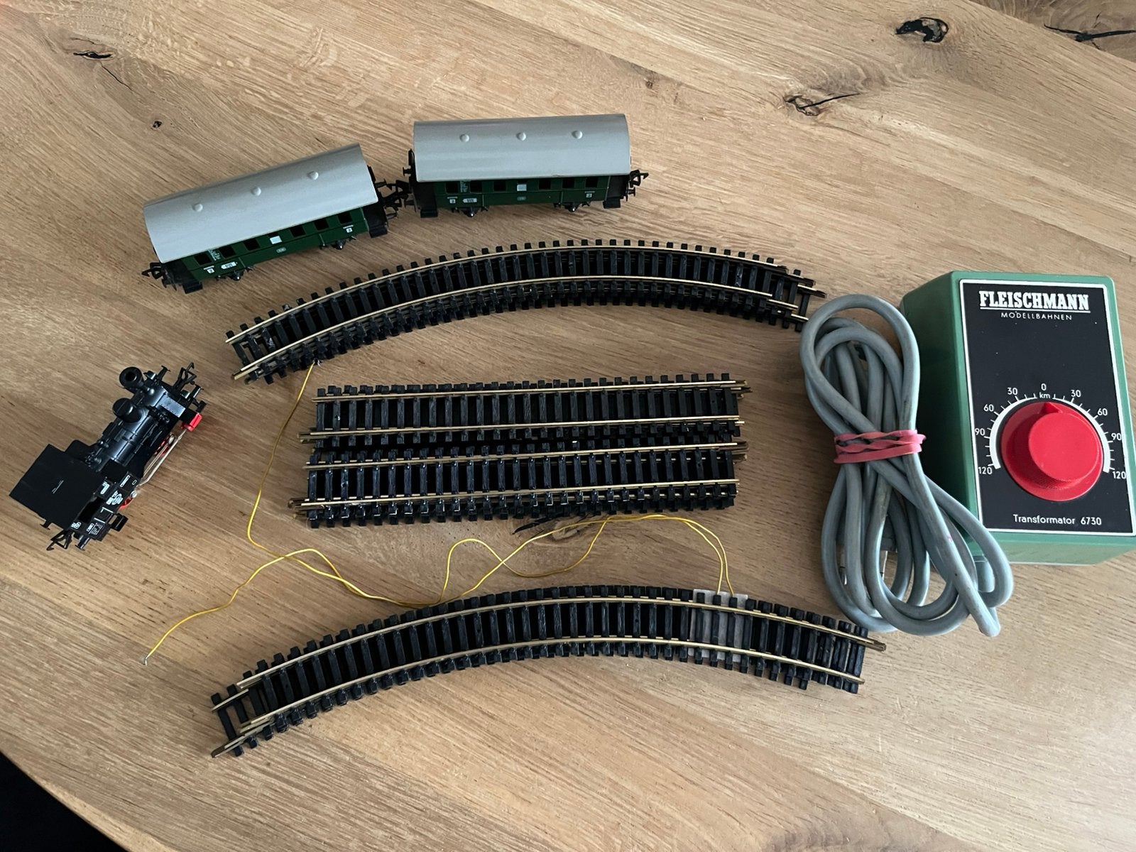 Fleischmann H0 treinset met trein, 2 wagons en transformator, Hobby en Vrije tijd, Gelijkstroom, Fleischmann, Ophalen of Verzenden