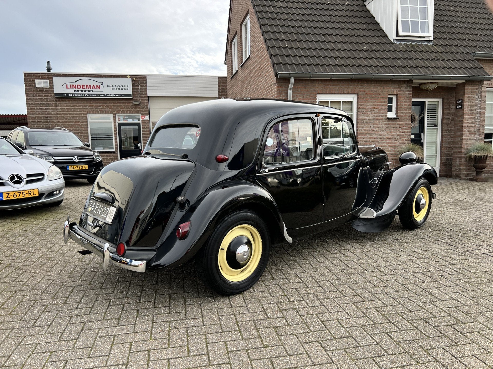 Citroën Traction Avant 11BL 1953 (Nederlands kenteken), foto 2
