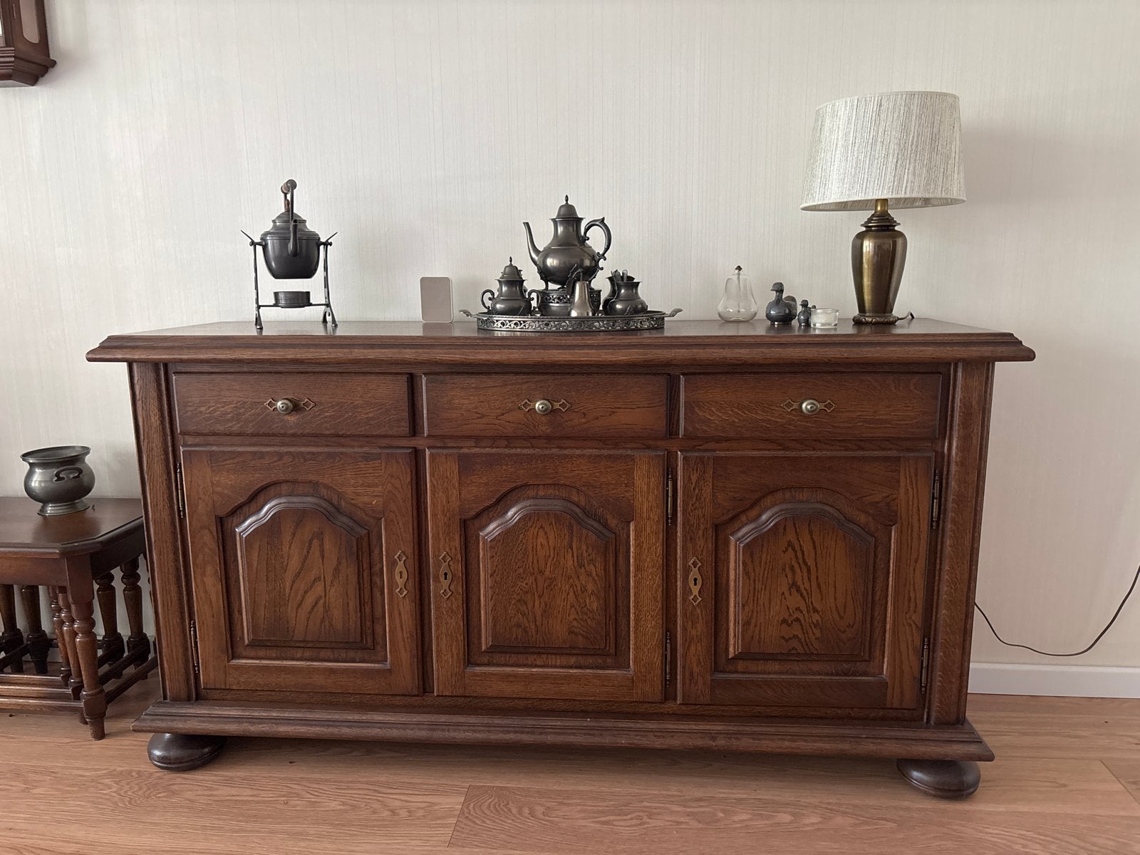 Antiek dressoir met 3 lades en 3 deurtjes, Gebruikt, 150 tot 200 cm, Met lade(s), Ophalen of Verzenden