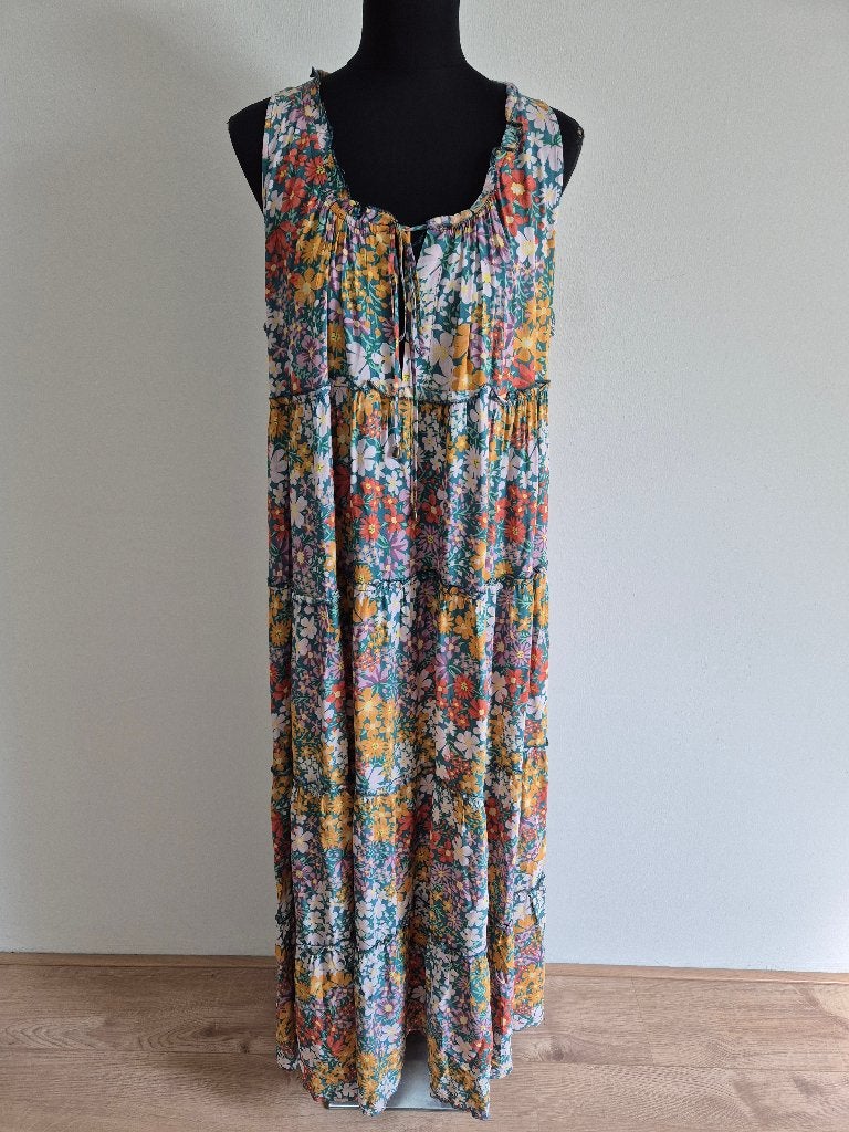 J506 - Fleurige Jaase maxi jurk maat M valt ruim (1), Kleding | Dames, Ophalen of Verzenden, Zo goed als nieuw, Maat 38/40 (M)