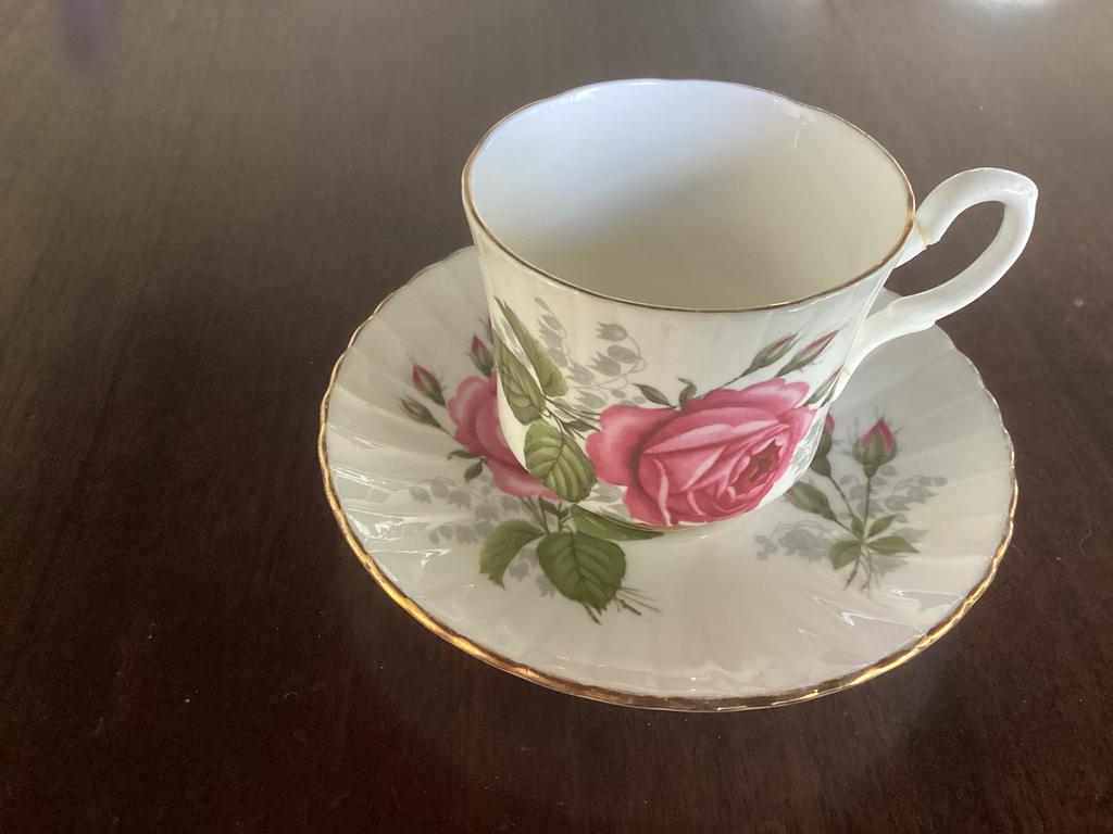 Vintage Royal Stafford Kop en Schotel -Bone China Roze Rozen, Ophalen