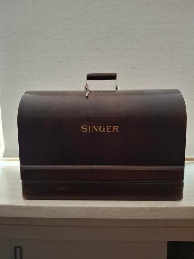 Antieke Singer Naaimachine No. 28 met koffer en accessoires, Ophalen