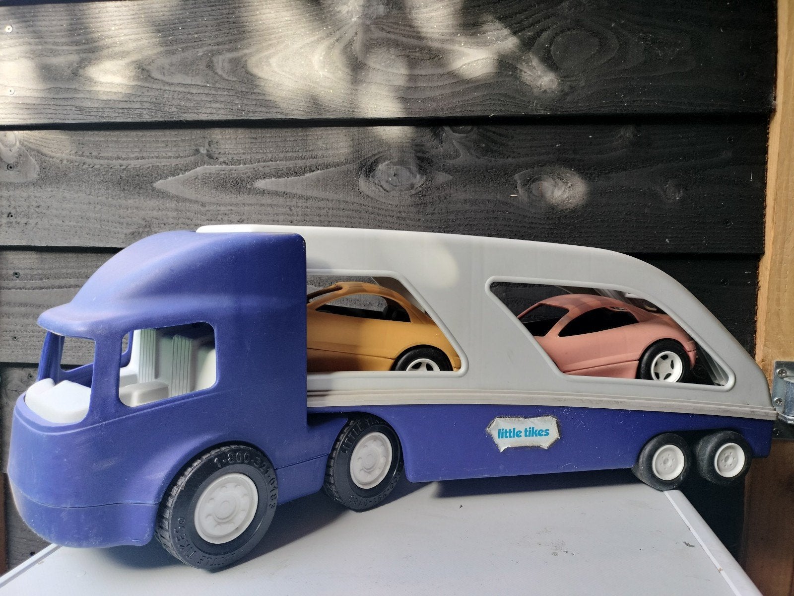 Little Tikes vrachtwagen met 2 auto's, Kinderen en Baby's, Ophalen of Verzenden, Gebruikt