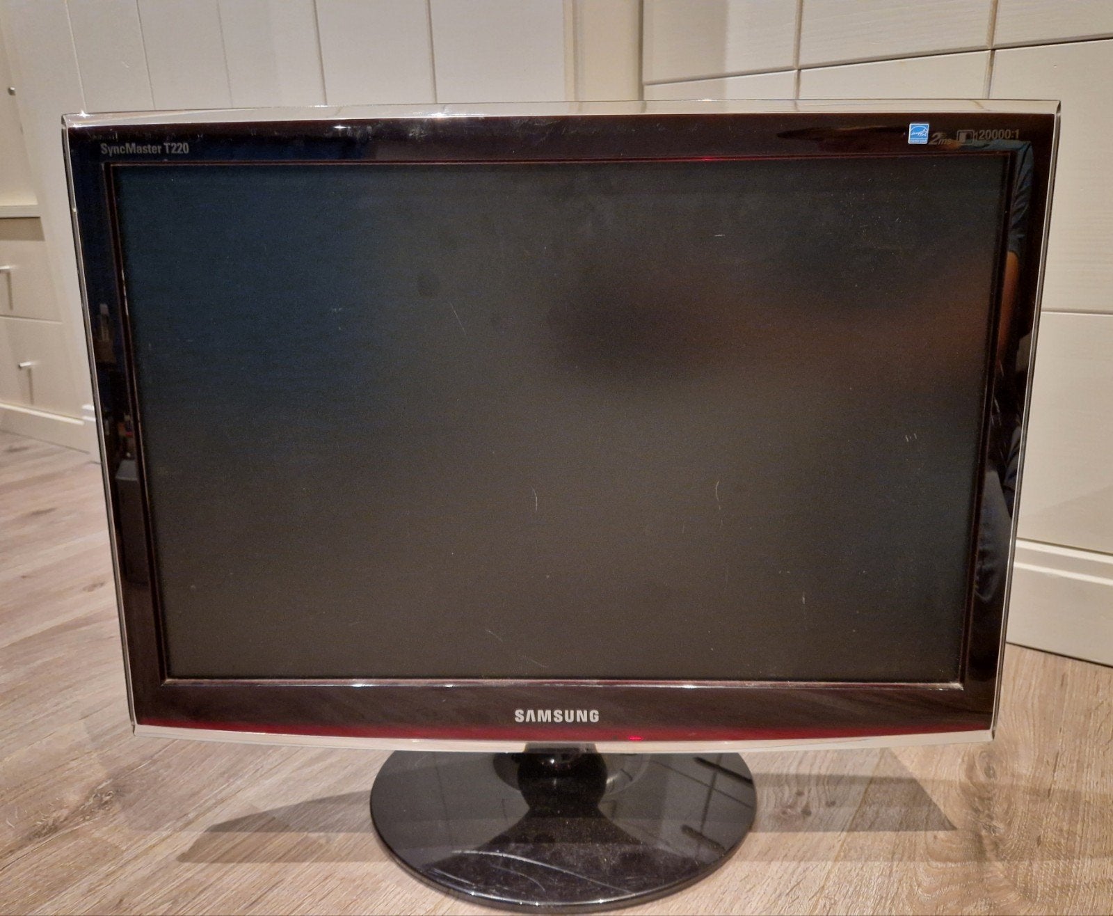 Samsung SyncMaster T220 – 22 inch LCD-monitor, Computers en Software, Ophalen, Gebruikt, Overige resoluties, Ingebouwde speakers