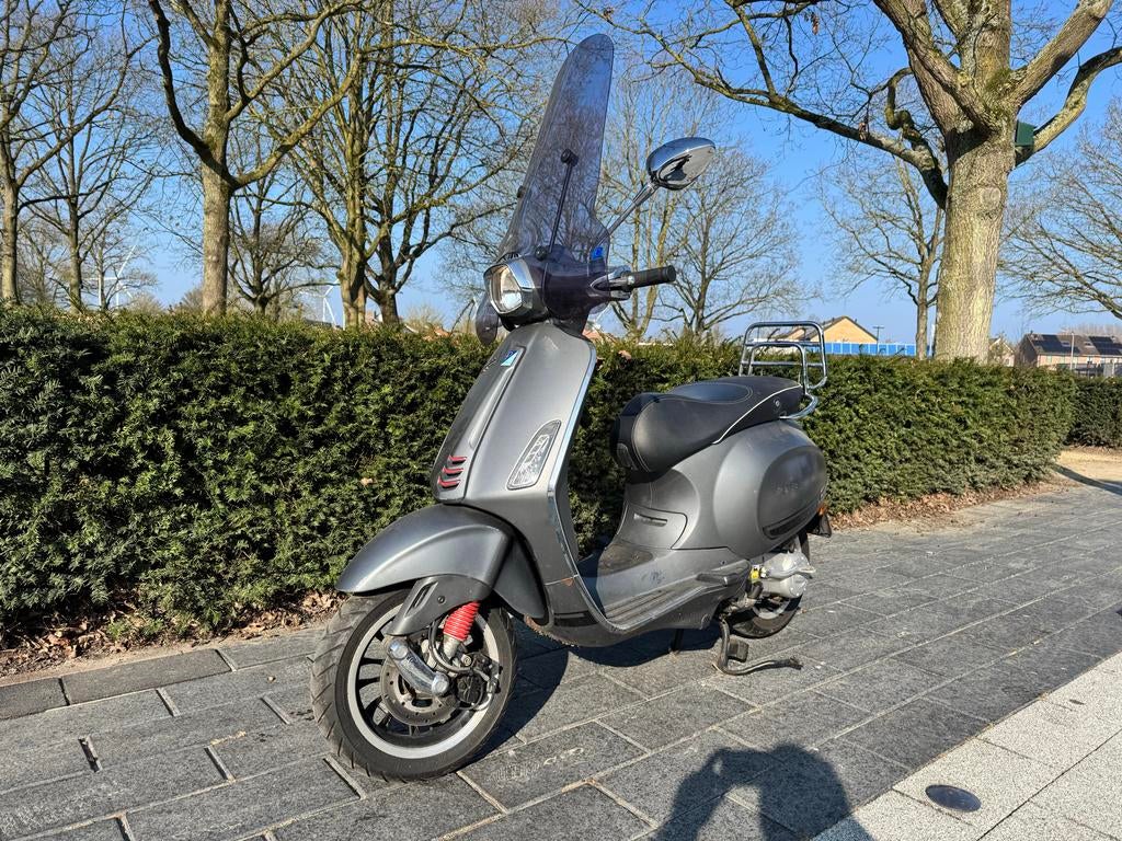 Vespa Sprint 2016 ( gereviseerd motorblok en cdi begrenzer ), Fietsen en Brommers, Ophalen of Verzenden, Gebruikt, Maximaal 25 km/u