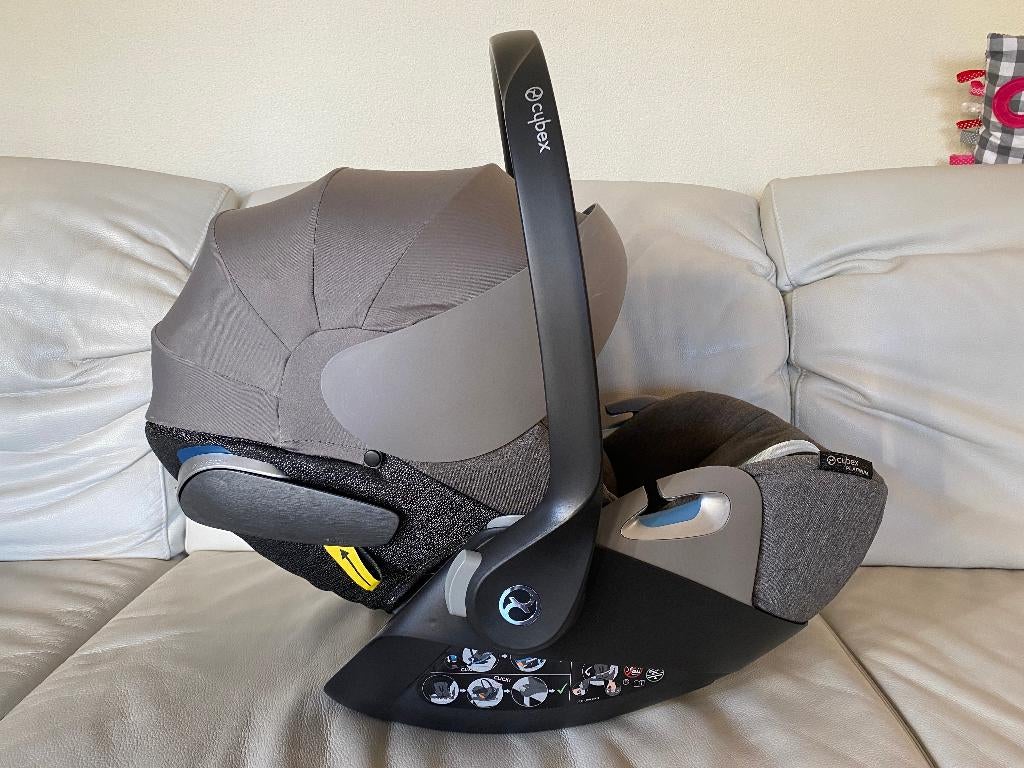 Mooie Cybex Cloud Z I-size plus met base, Verstelbare rugleuning, Zo goed als nieuw, Isofix, 0 t/m 13 kg