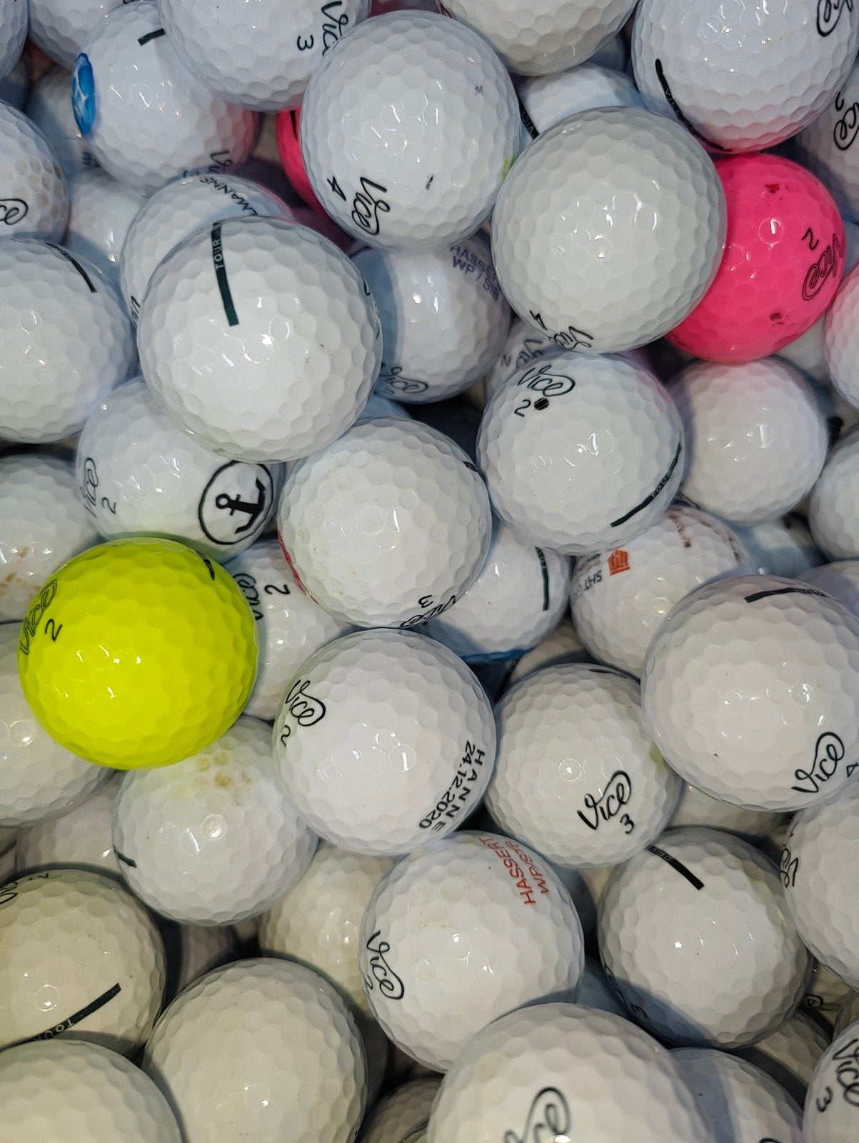 Vice tour drive golfballen AAAA kwaliteit 50 stuks, Sport en Fitness, Golf, Ophalen of Verzenden, Zo goed als nieuw, Bal(len)
