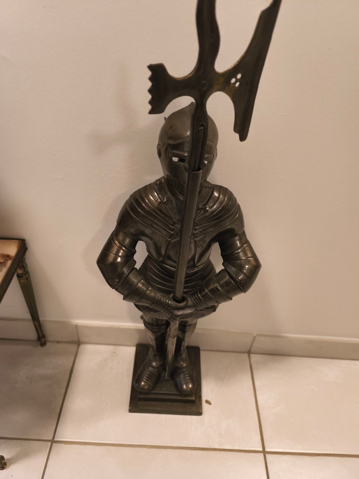 Decoratief harnasbeeld met hellebaard, Antiek en Kunst, Ophalen of Verzenden