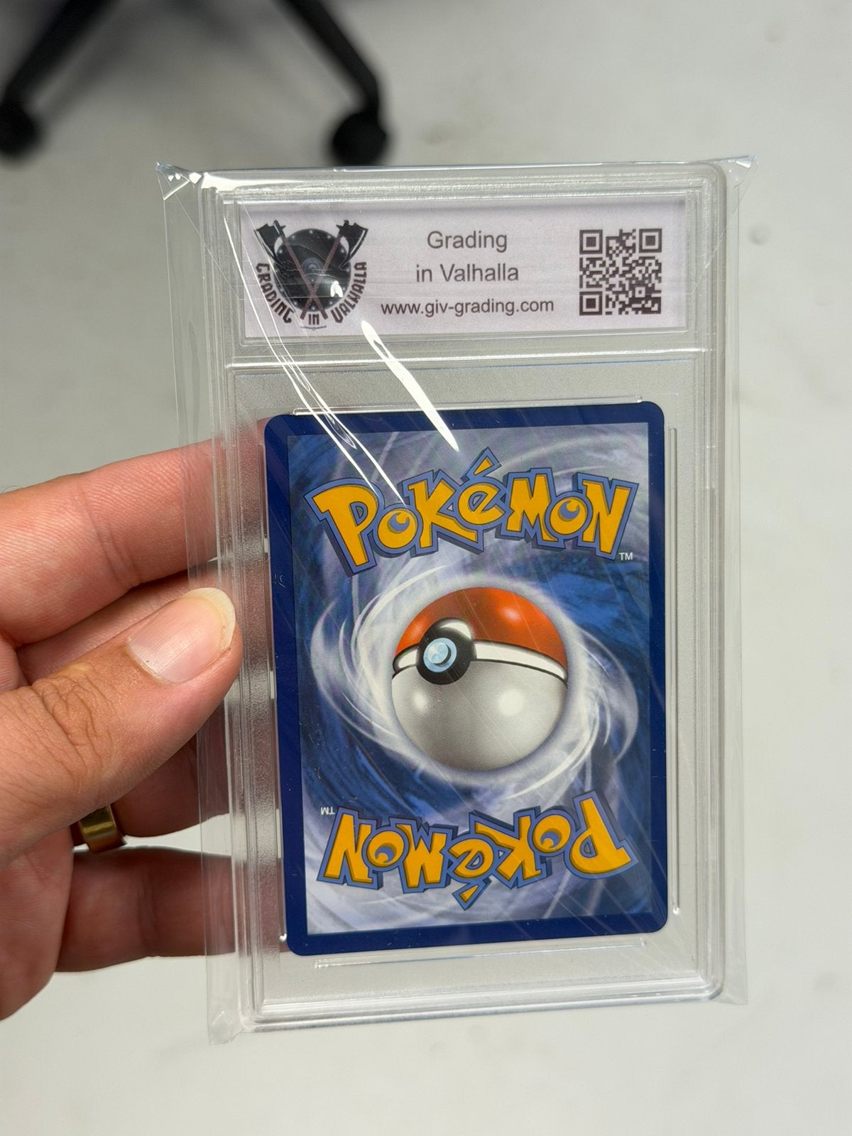 Pokémon Cinderace VMAX 019/072 Shining Fates Grade 9 graded, Ophalen of Verzenden, Zo goed als nieuw