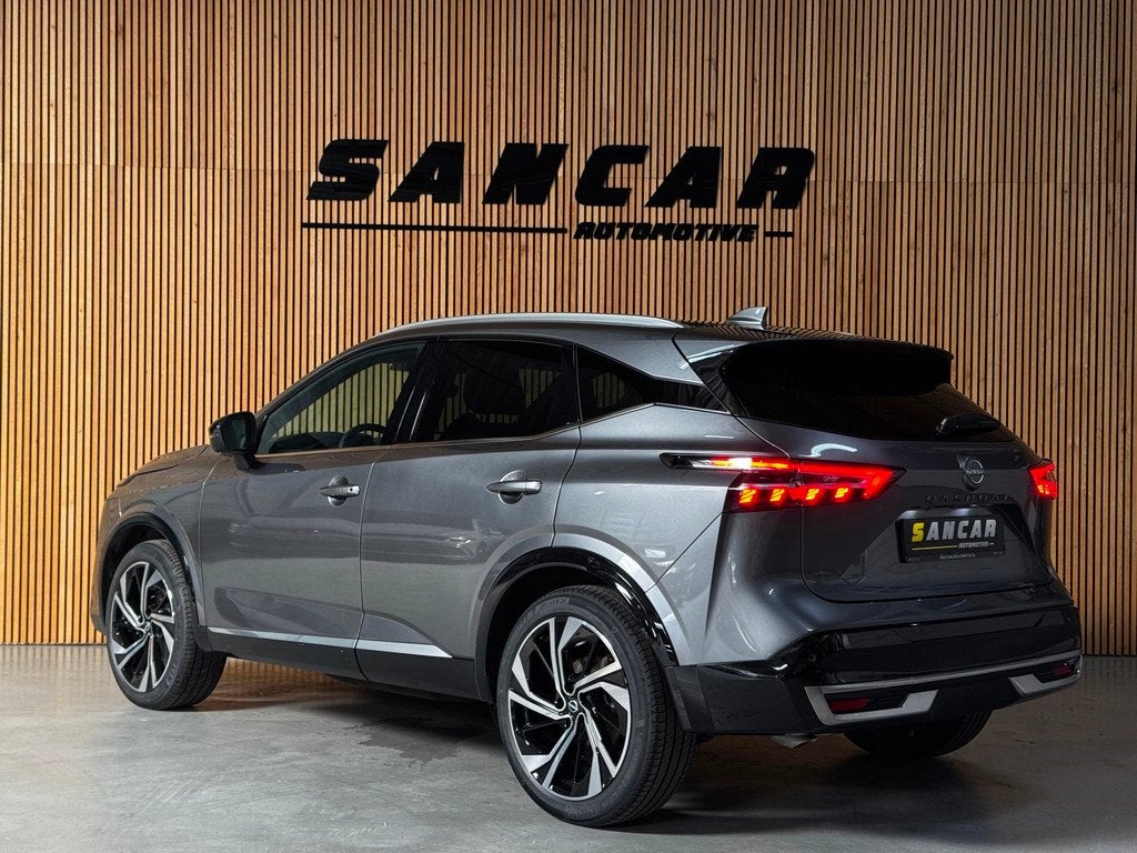 Nissan Qashqai 1.3 MHEV Xtronic Tekna Plus PANO|BOSE|HUD|FUL, Zwart, 4 cilinders, 3 kWh, Automatische klimaatregeling
