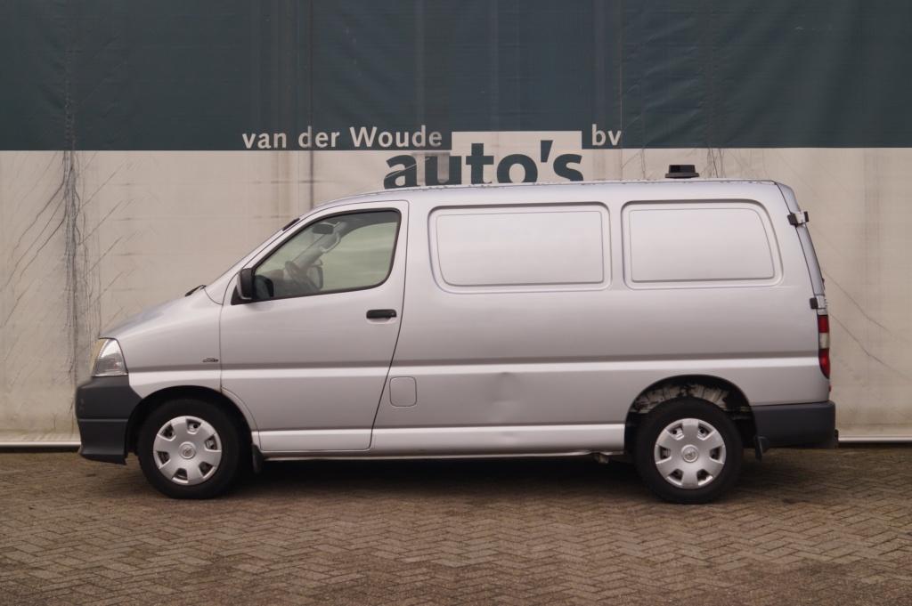 Toyota HiAce 2.5 D-4D 95pk KWB -AIRCO-TREKHAAK- (bj 2010), Gebruikt, Origineel Nederlands, Bedrijf, Metallic lak
