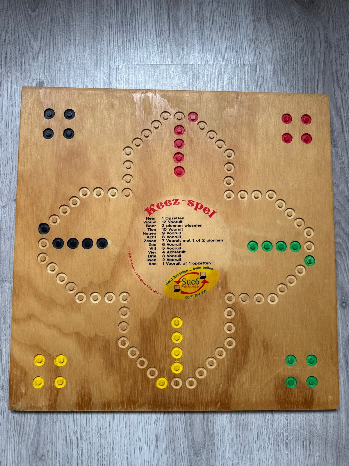 Keez-spel bordspel van hout, dubbelzijdig, Vijf spelers of meer, Ophalen of Verzenden, Gebruikt