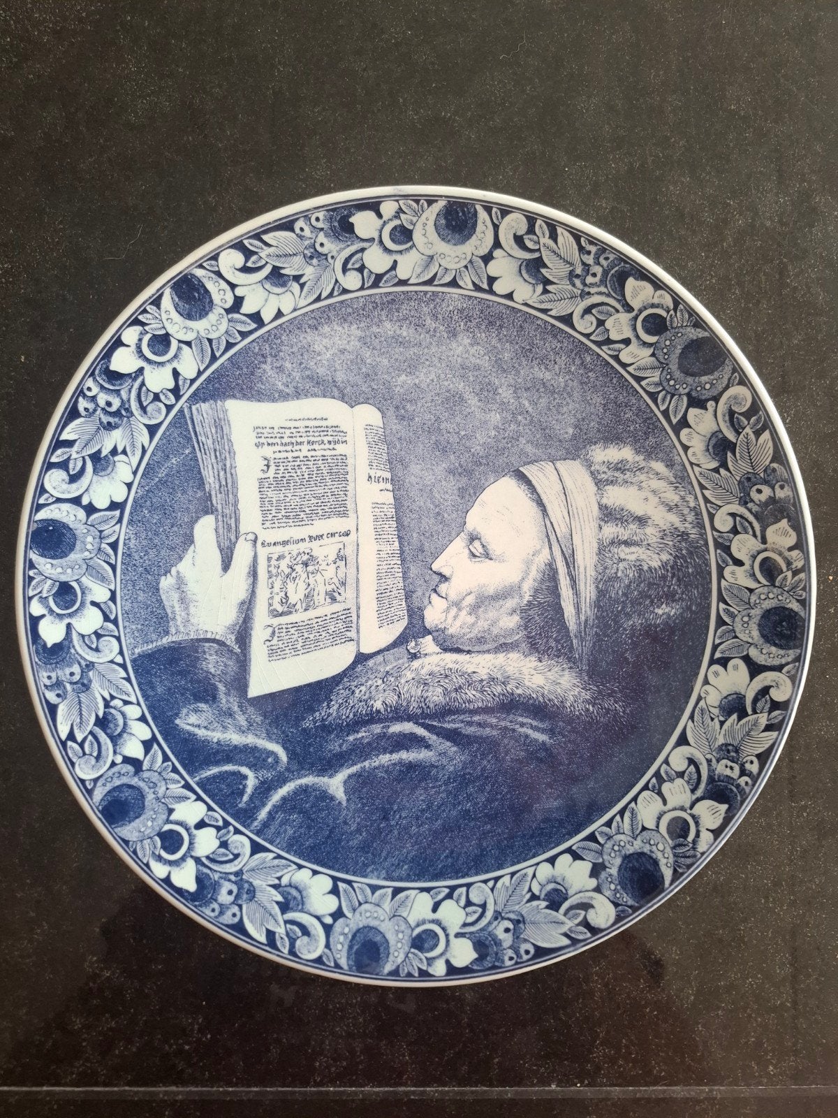 Delfts Blauw Bord - De Moeder van Rembrandt, Antiek en Kunst, Ophalen of Verzenden