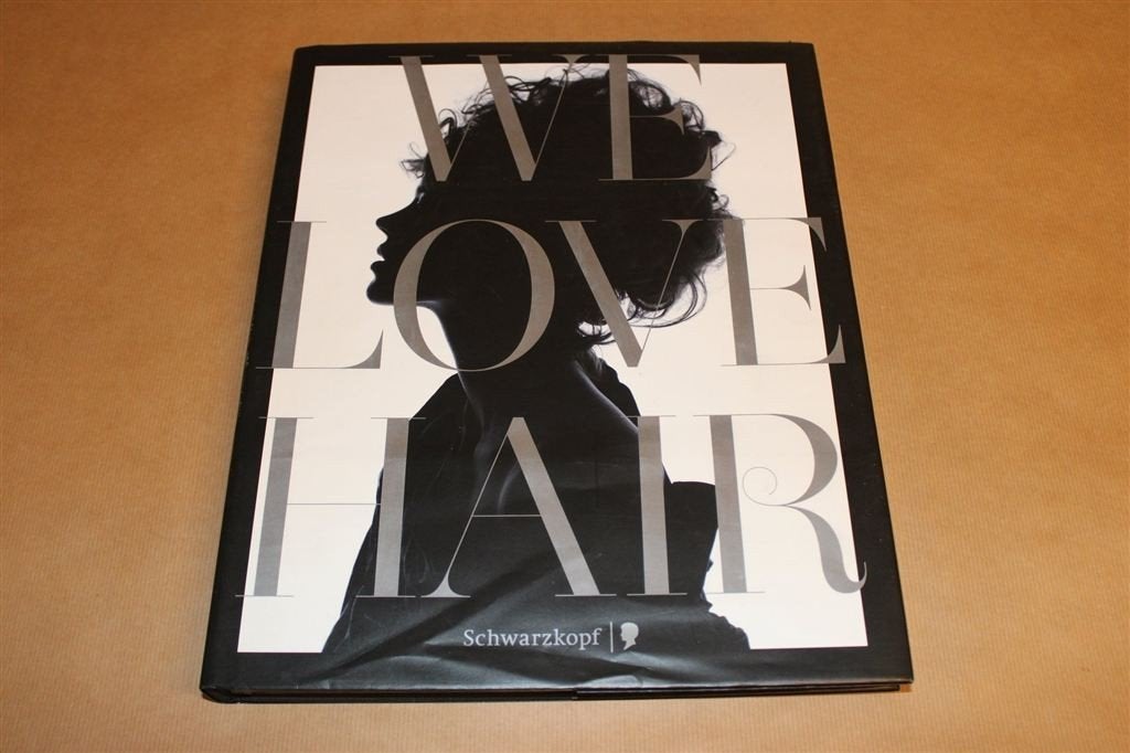 Schwarzkopf We Love Hair — Fotoboek met Karl Lagerfeld, Ophalen of Verzenden, Gelezen, Mode algemeen