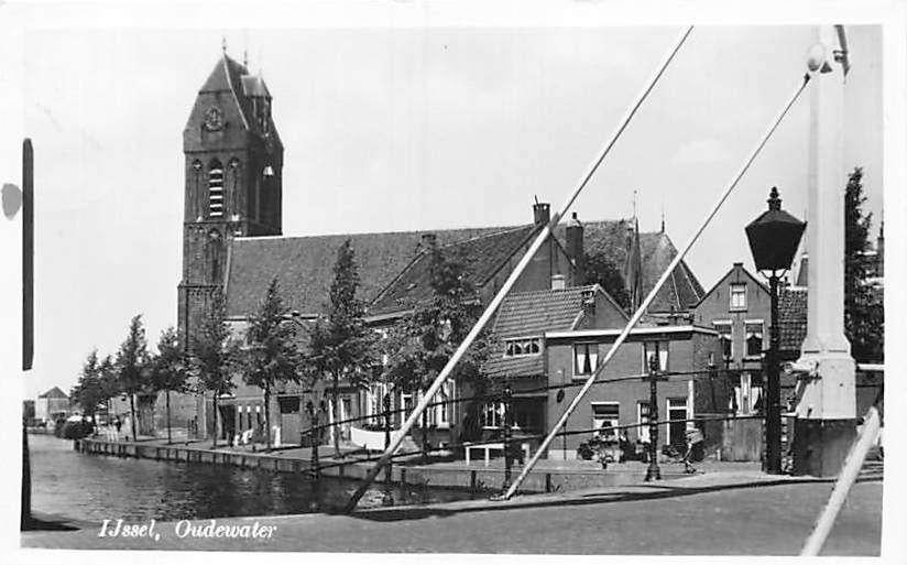 R047 Oudewater IJssel met kerk - uitg Rahms -, Ophalen of Verzenden, 1940 tot 1960, Gelopen, Zuid-Holland