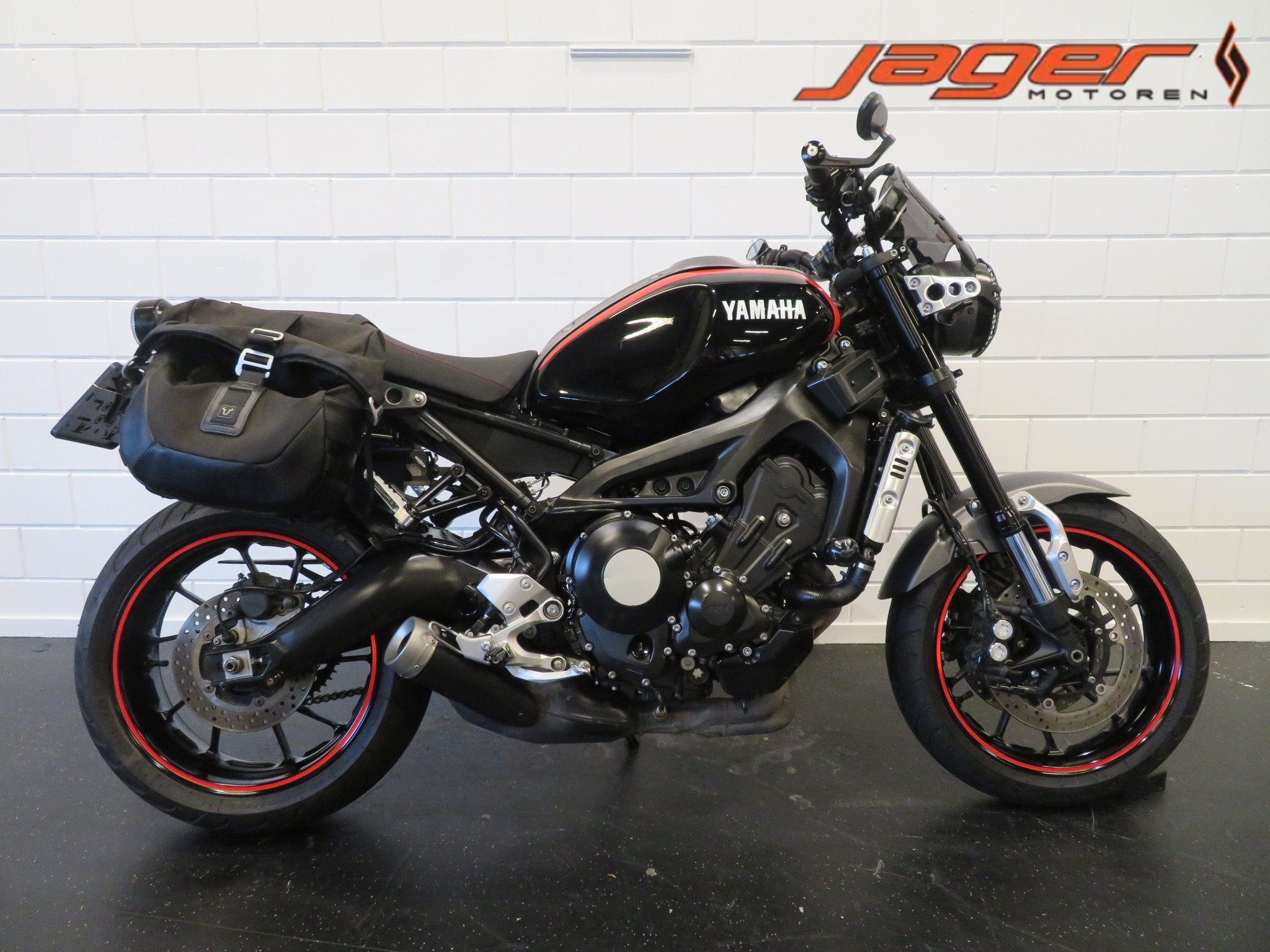 Yamaha XSR 900 XSR900 ABS TASSEN HISTORIE (bj 2021), Motoren, Bedrijf, 900 cc, Naked bike