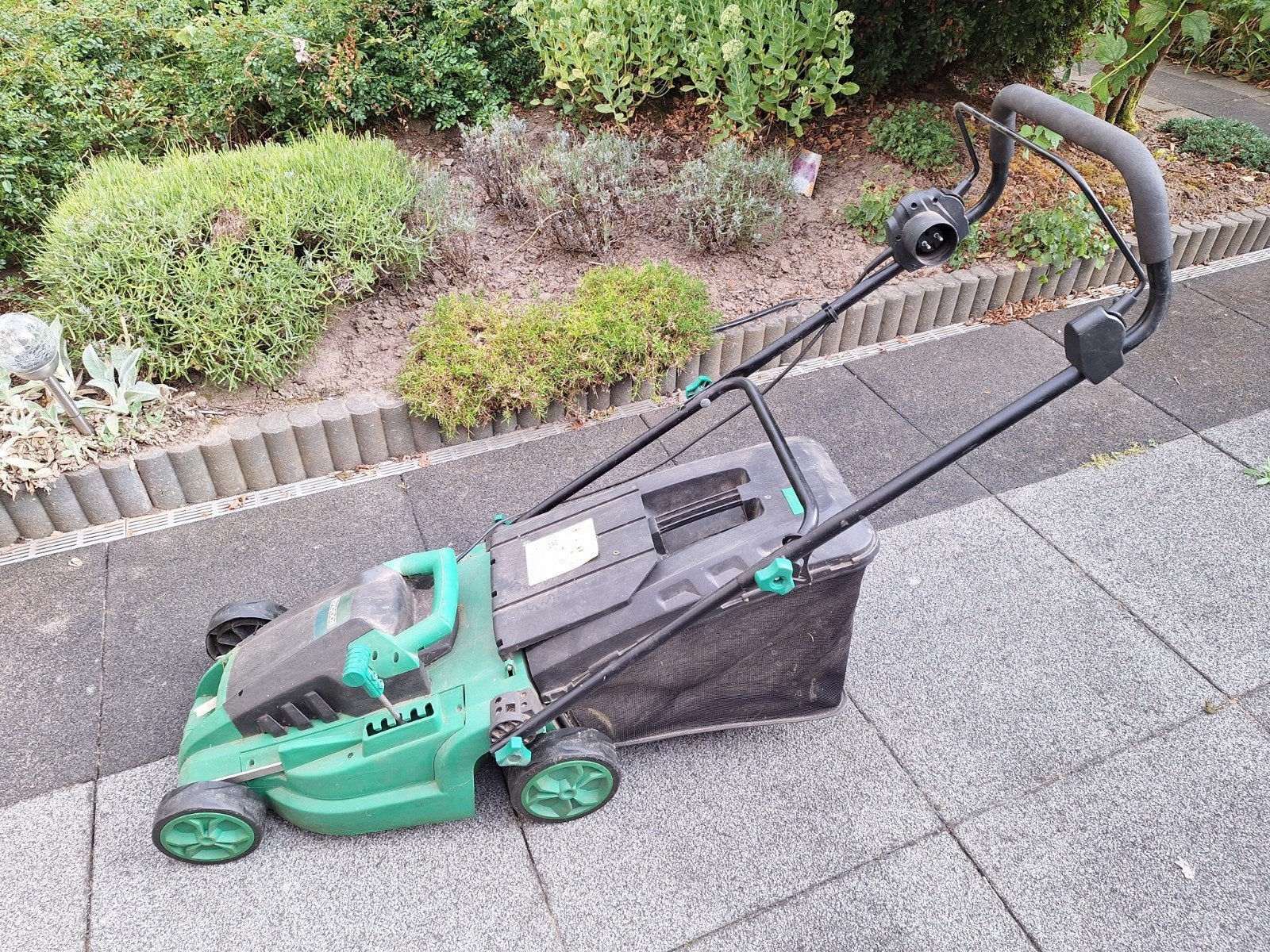 Rhodos elektrische grasmaaier 1400W, 38cm maaibreedte, Ophalen, Cirkelmaaier, Gebruikt, Rhodos, vsn Cranenbroek