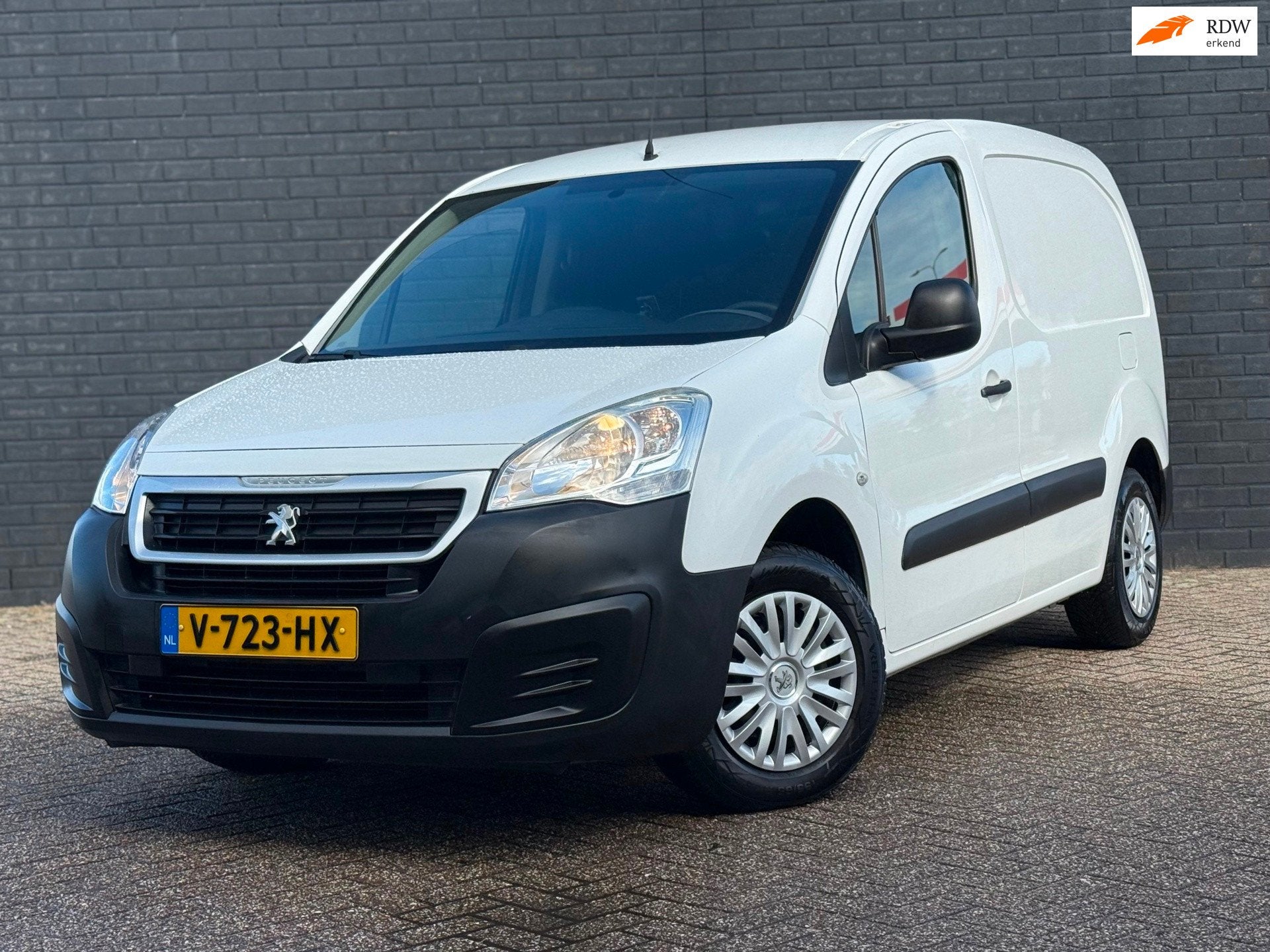 Peugeot Partner 1.6 BlueHdi Bj 2017 Airco Schuifdeur 158dkm, Voorwielaandrijving, Dealer onderhouden, Stof, 680 kg