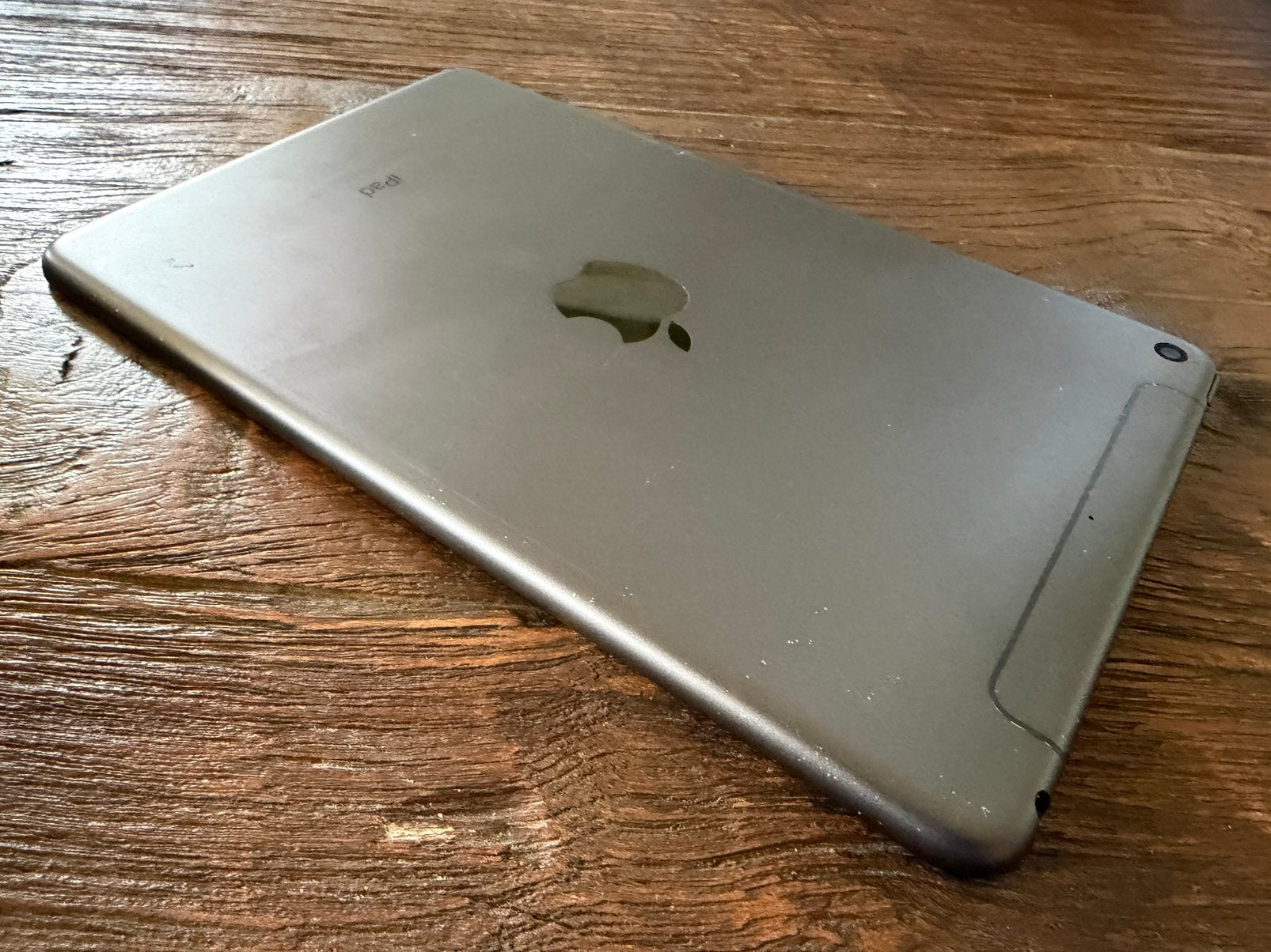 Foto 8 van Apple iPad Mini 5e generatie A2124 64GB Wi-Fi en LTE izgst