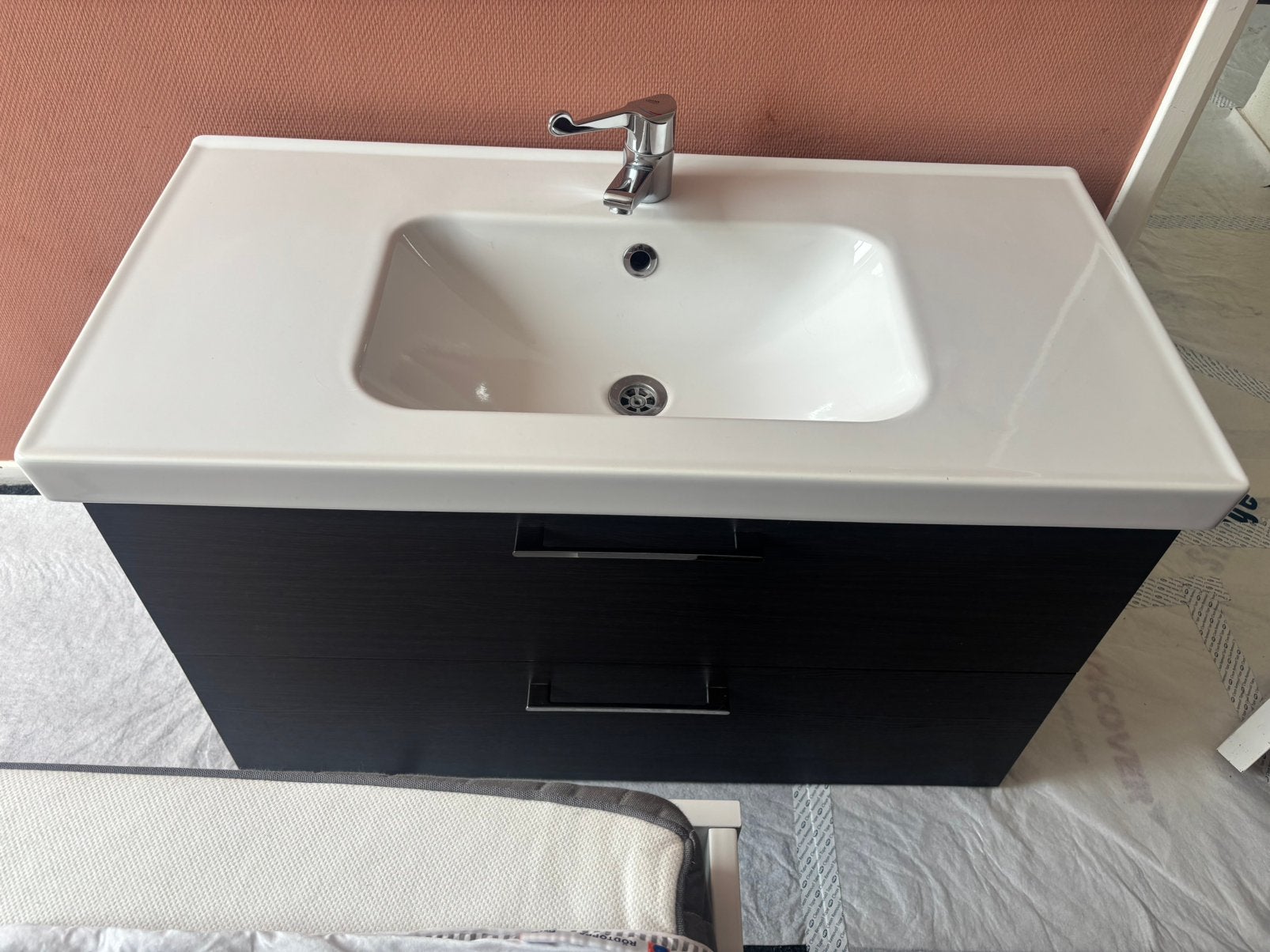 Complete IKEA badkamerset incl. Grohe kraan & grote spiegel, Huis en Inrichting, Badkamer | Badkamermeubels, Ophalen, Gebruikt