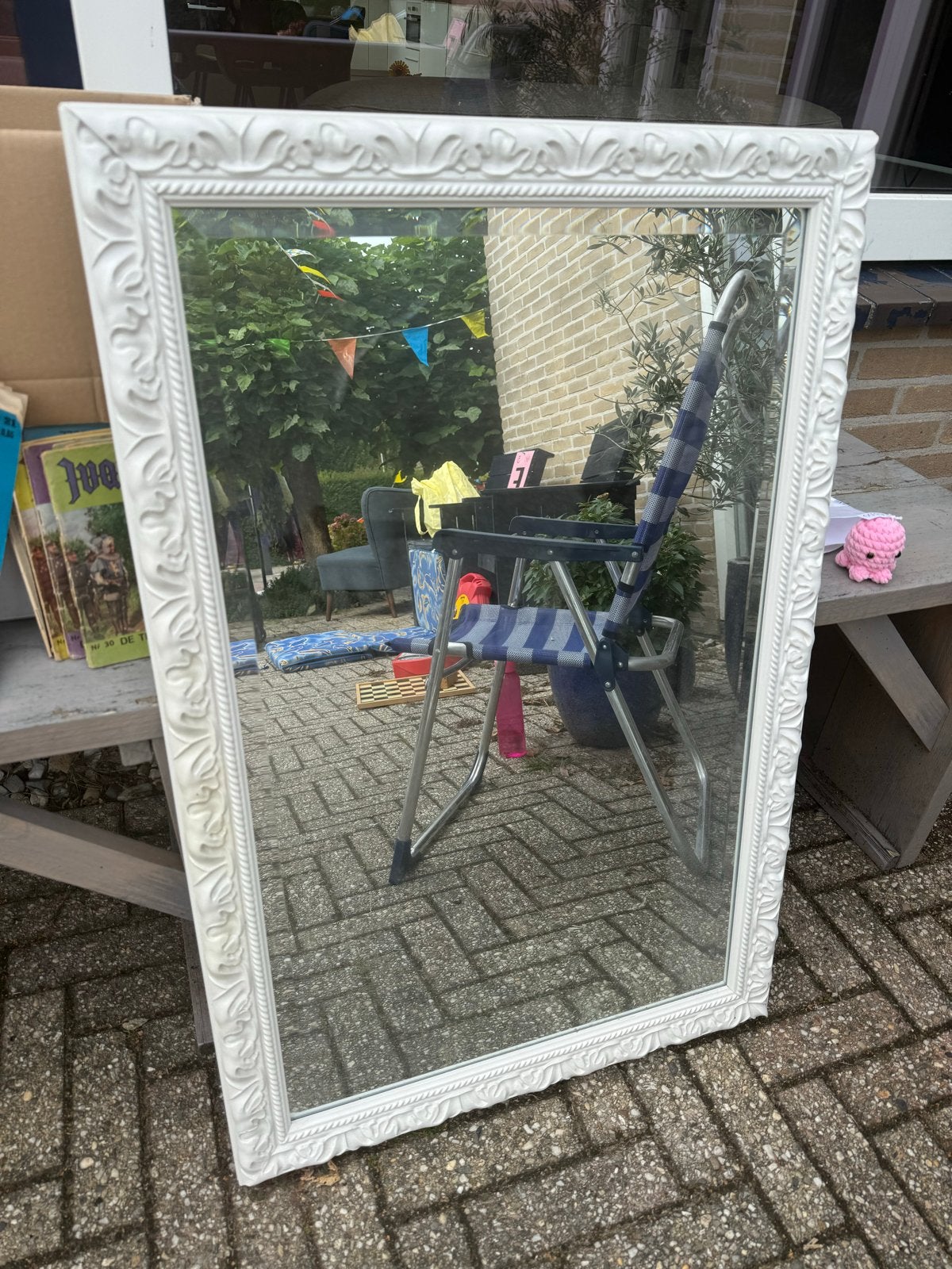 Witte spiegel met sierlijke lijst (60x90 cm), Ophalen of Verzenden, Zo goed als nieuw, Rechthoekig, 50 tot 75 cm