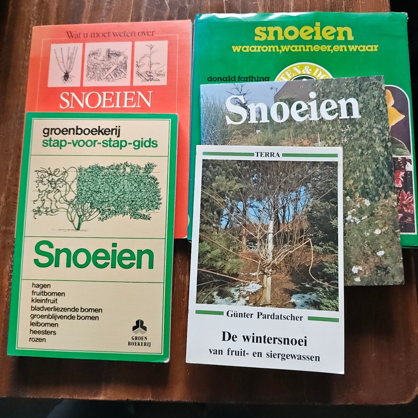 Snoeien (5 Boeken), Boeken, Ophalen of Verzenden, Gelezen, Tuinieren en Tuinplanten