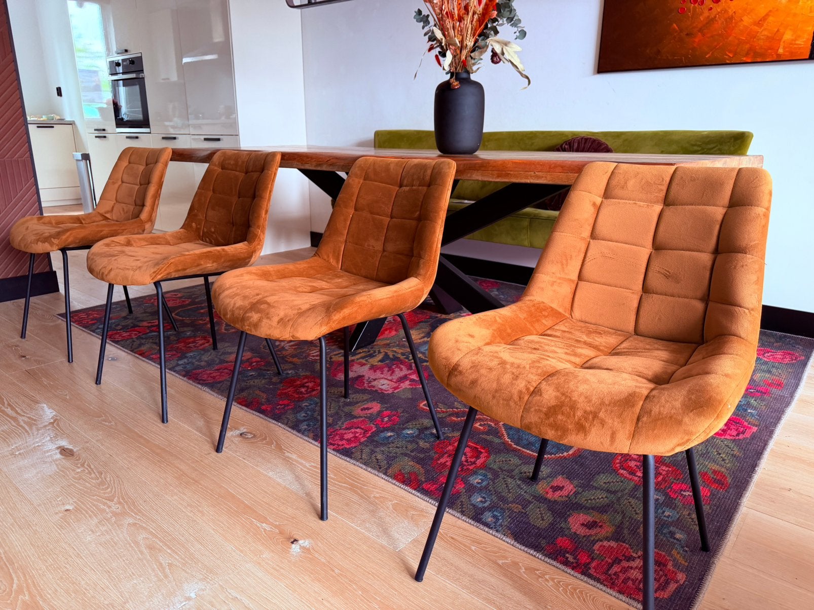 4 oker gele velvet stoelen, Overige kleuren, Ophalen of Verzenden, Zo goed als nieuw, Vier