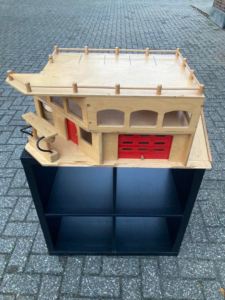 Houten garage, 3 verdiepingen met roldeur, Ophalen, Gebruikt