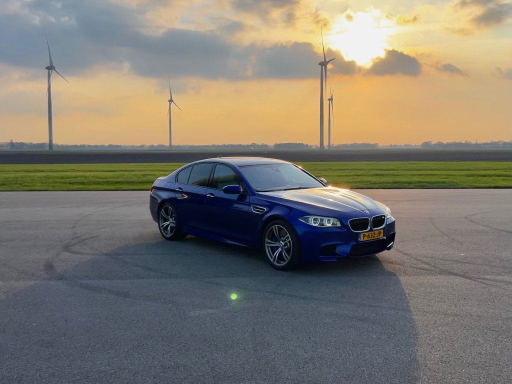 BMW M5 F10 | 2016 | San Marino Blauw, Automaat, Achterwielaandrijving, 8 cilinders, 2000 kg