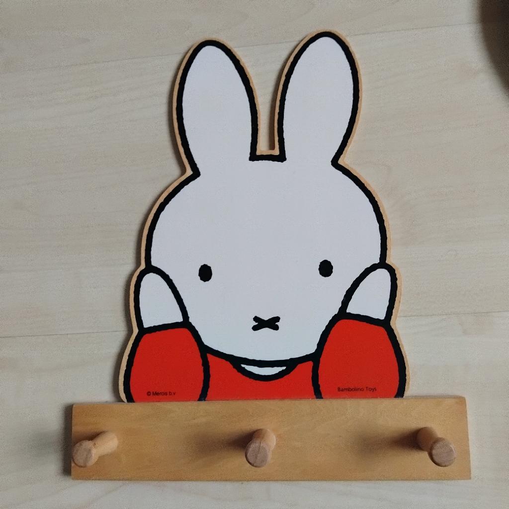 Nijntje, kapstokje, puzzel, knuffeltje en bordje, Ophalen of Verzenden, Gebruikt, Wanddecoratie