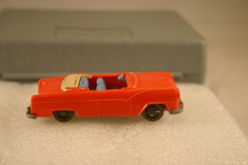 Siku Plastic model no: V77  Ford Failane Sunliner, Verzenden, Gebruikt, Auto