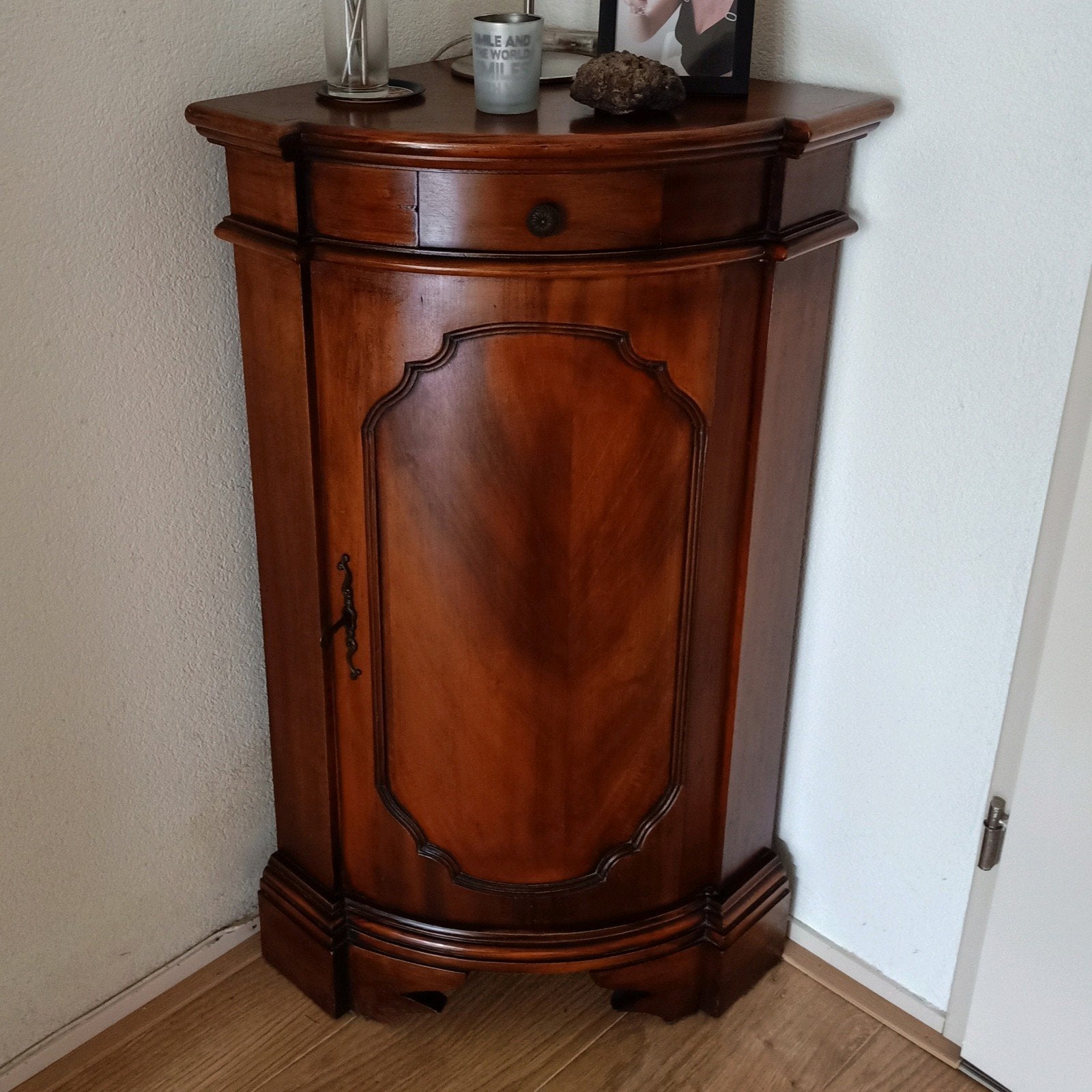 Antiek hoekkastje mahonie/noten vintage retro, Ophalen