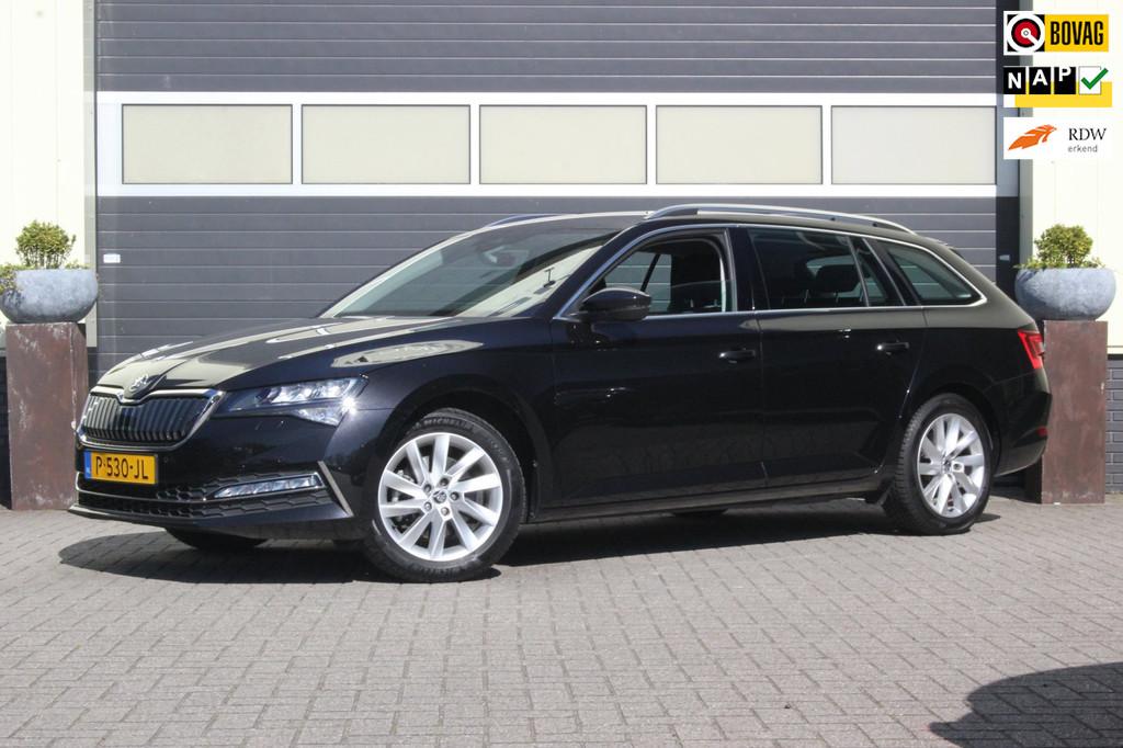 Skoda Superb Combi 1.4 TSI iV Business Edition Plus | Trekha, Auto's, Skoda, Gebruikt, Euro 6, 4 cilinders, Zwart